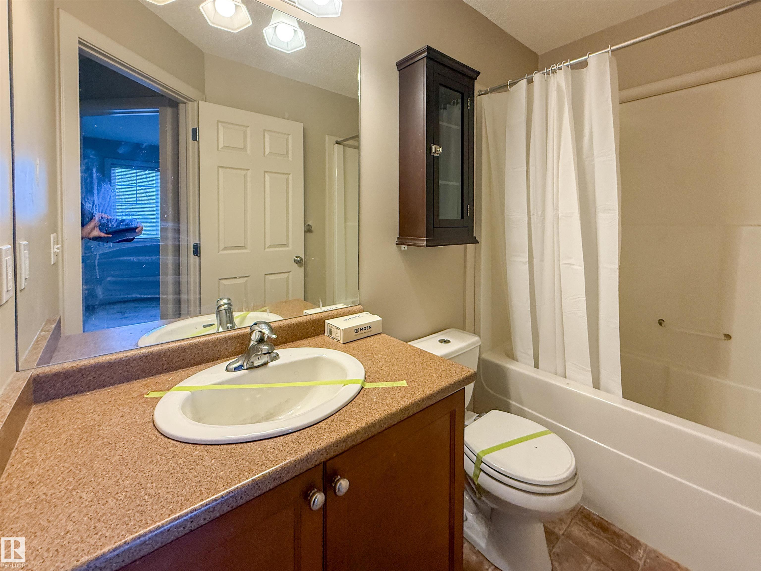 Photo 12 at 6032 38 Avenue NW, Greenview, Edmonton