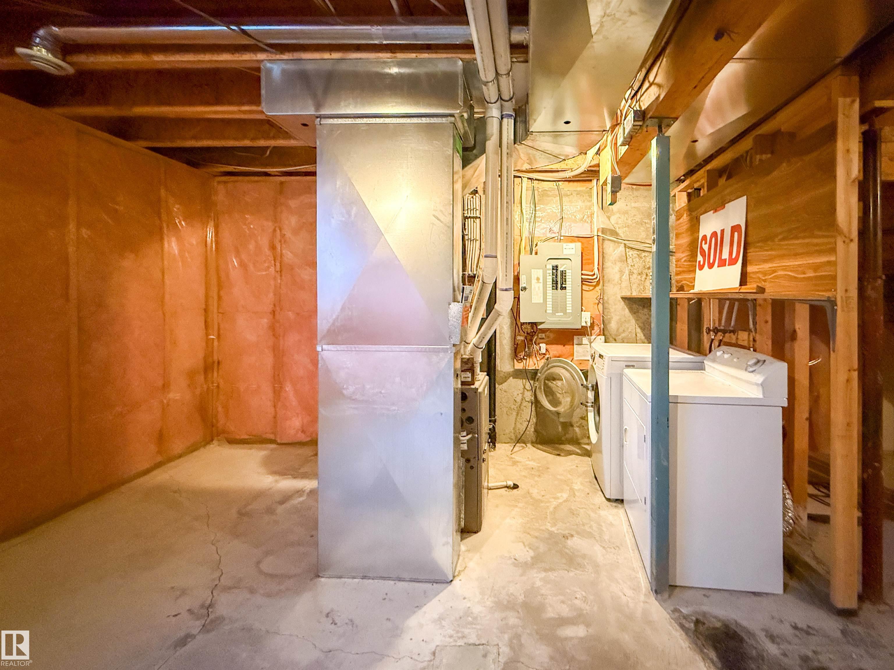 Photo 17 at 6032 38 Avenue NW, Greenview, Edmonton