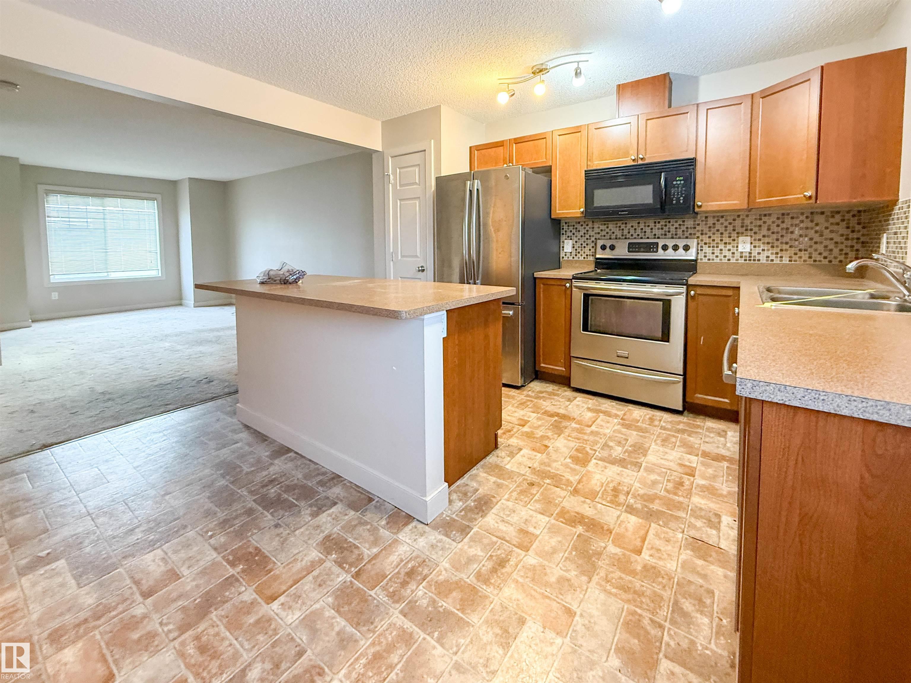 Picture for 6032 38 AV NW