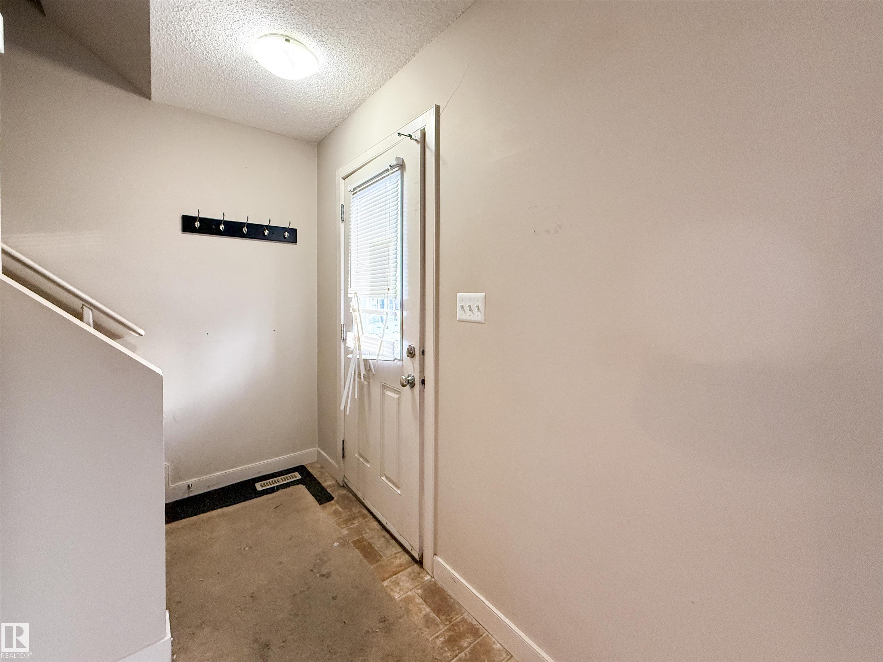 Photo 7 at 6032 38 Avenue NW, Greenview, Edmonton