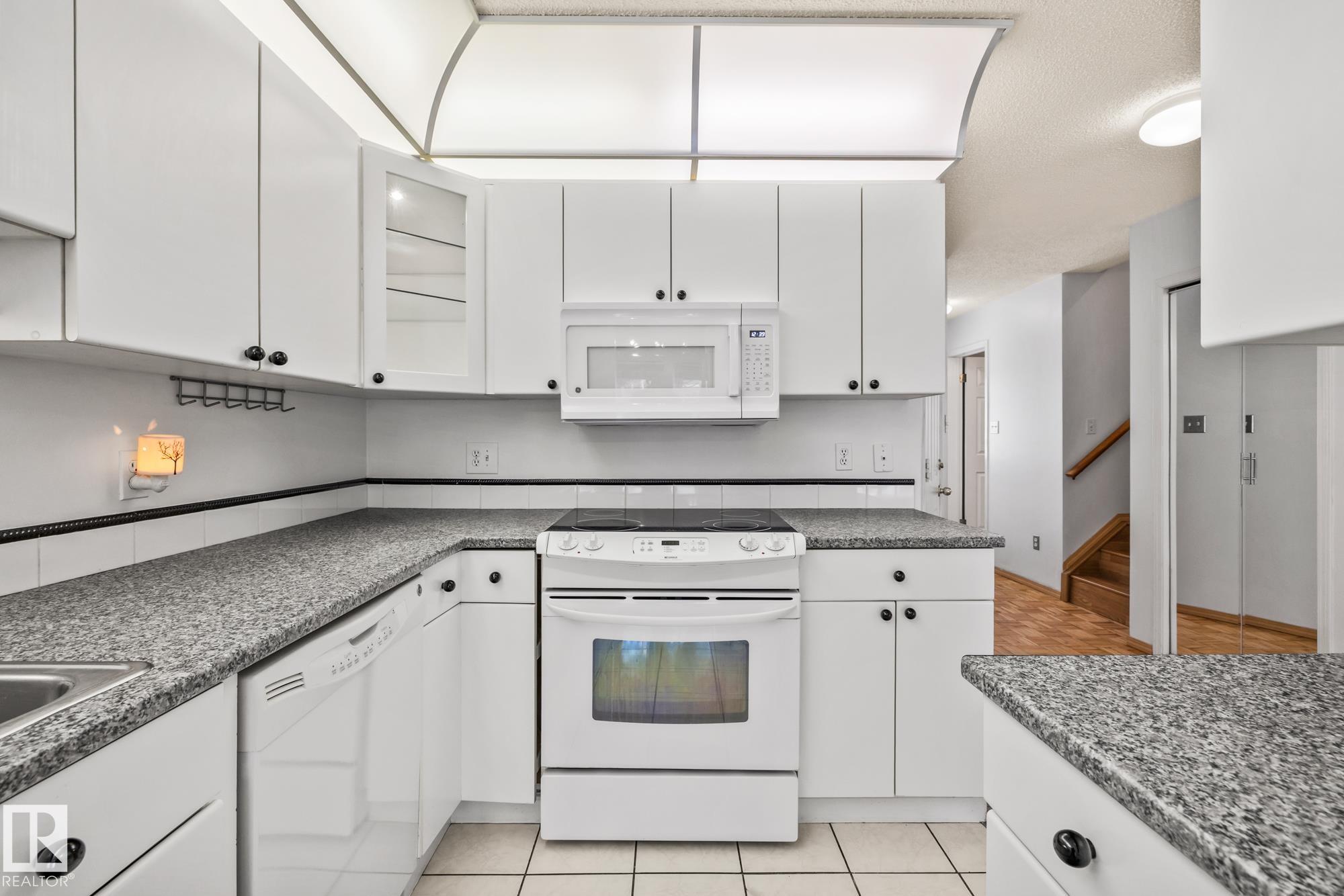 Photo 11 at 97 - 501 Youville Drive E NW, Tawa, Edmonton