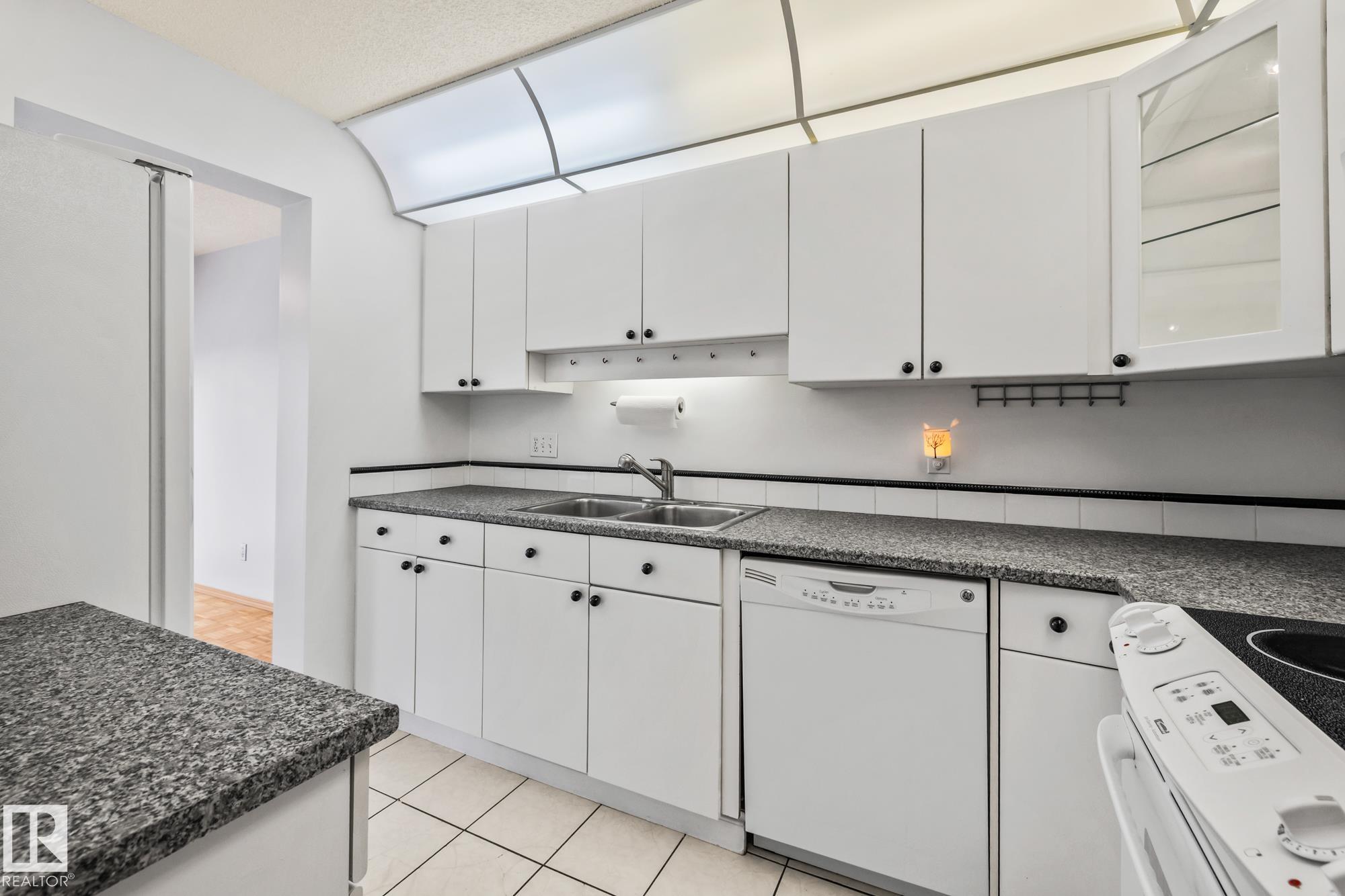 Photo 13 at 97 - 501 Youville Drive E NW, Tawa, Edmonton