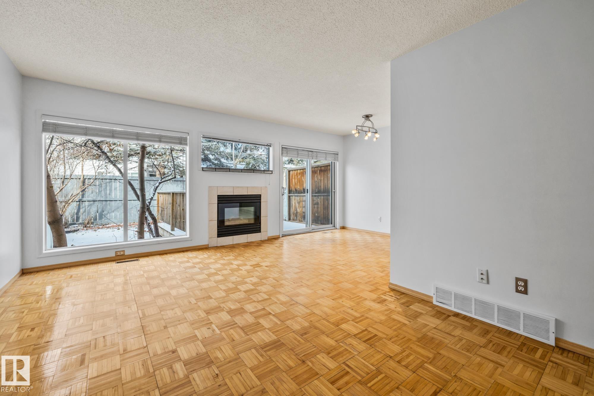 Photo 5 at 97 - 501 Youville Drive E NW, Tawa, Edmonton