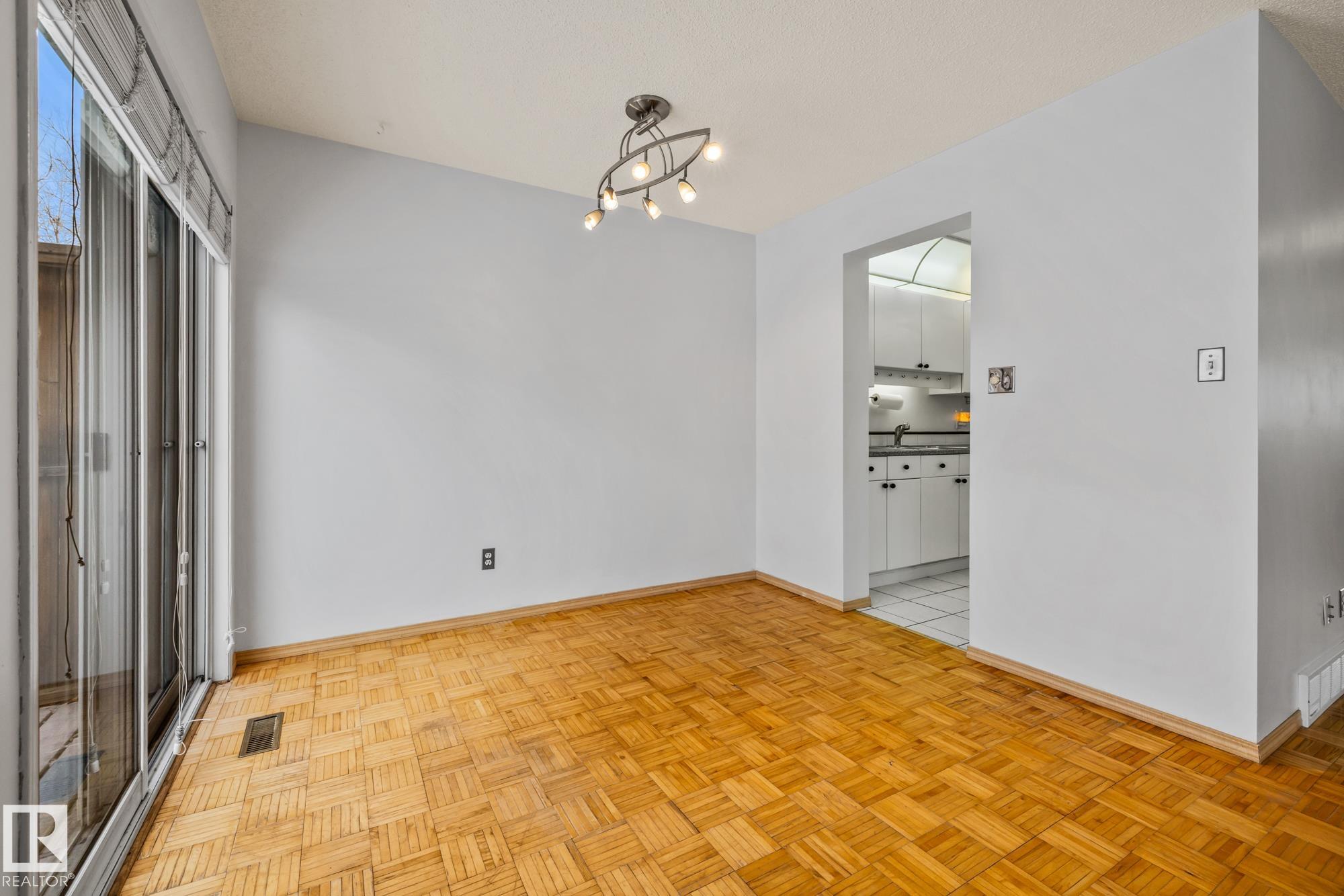 Photo 9 at 97 - 501 Youville Drive E NW, Tawa, Edmonton