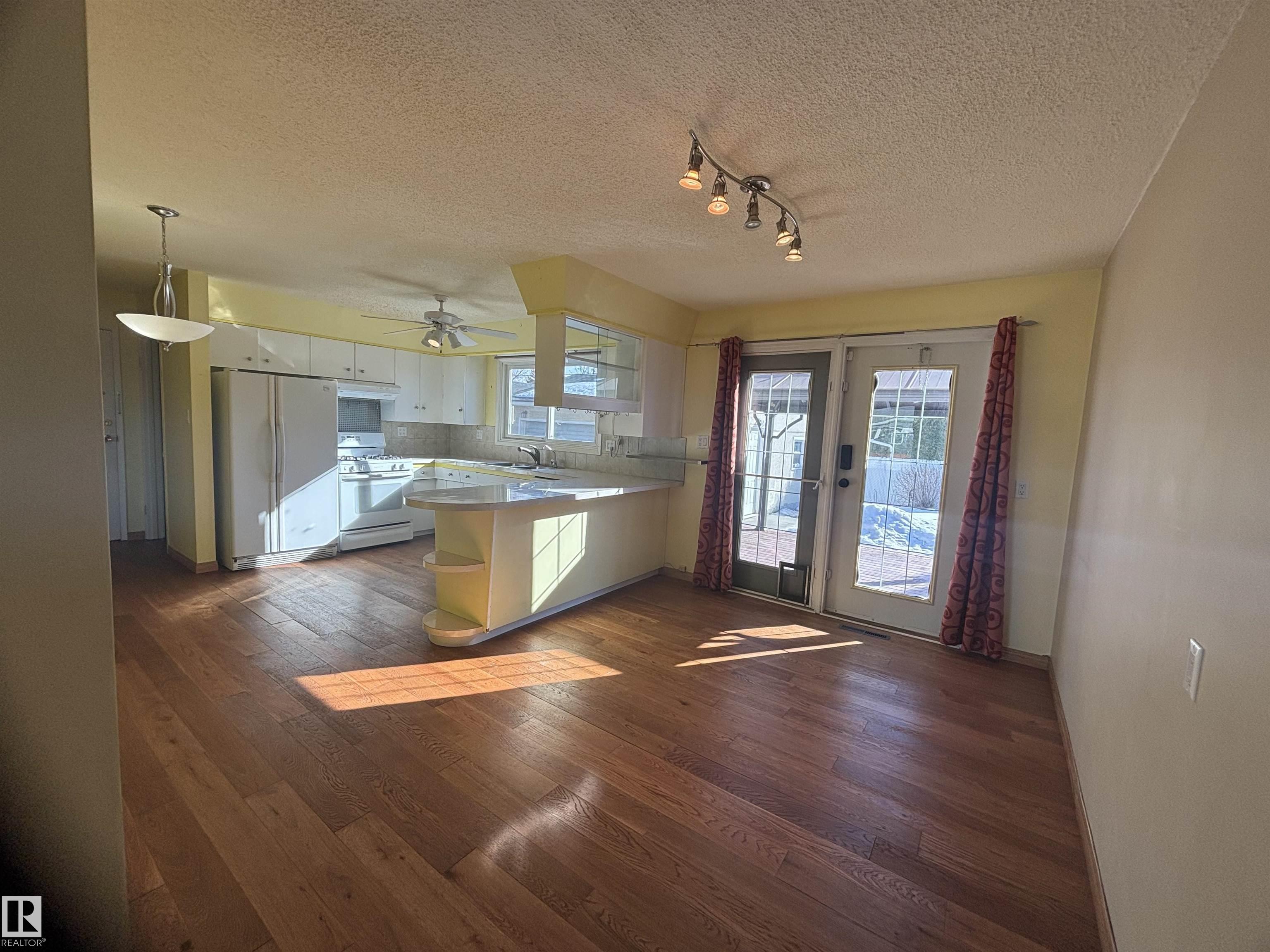 Photo 15 at 11427 44a Avenue NW, Royal Gardens, Edmonton