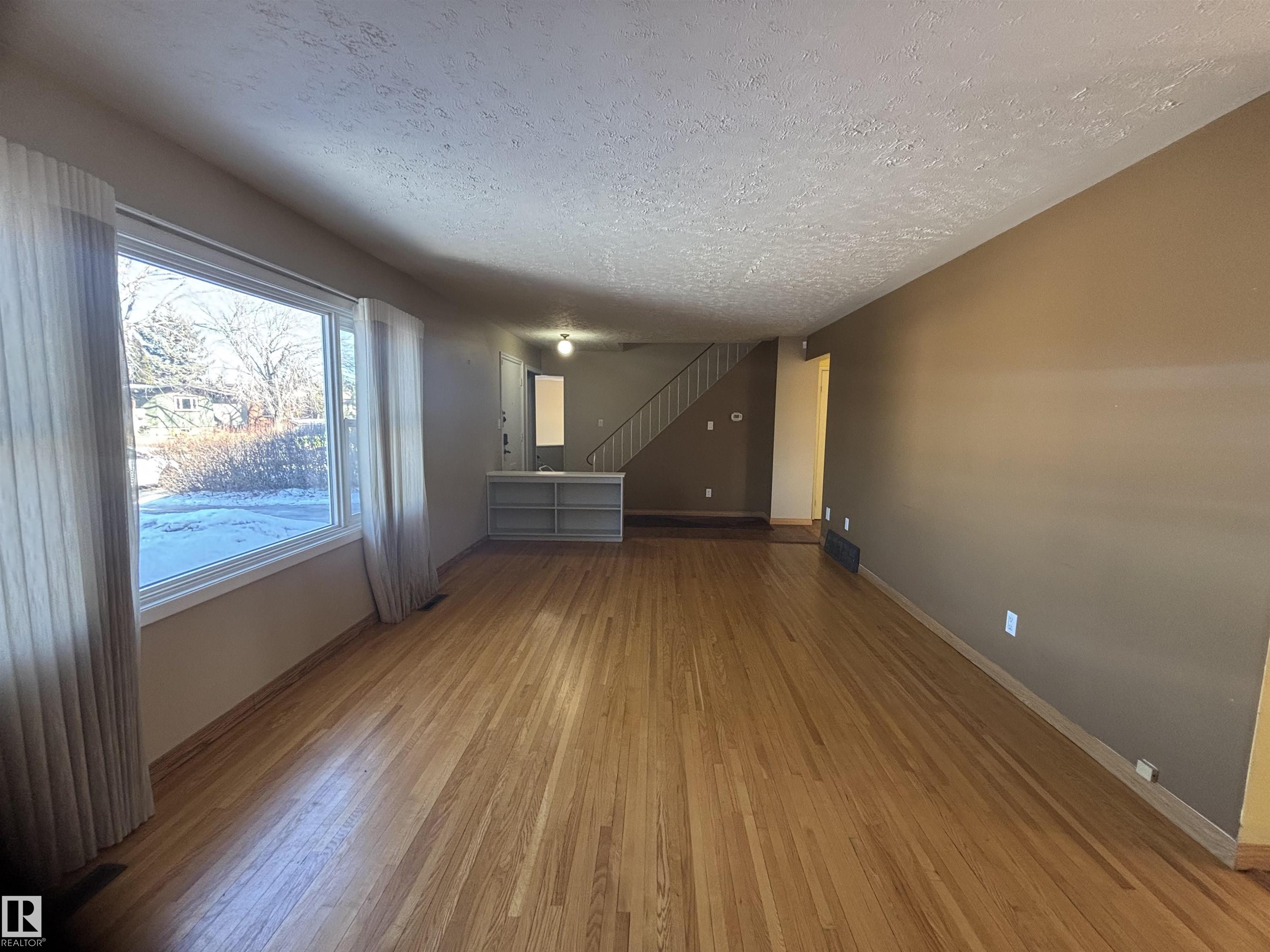 Photo 9 at 11427 44a Avenue NW, Royal Gardens, Edmonton