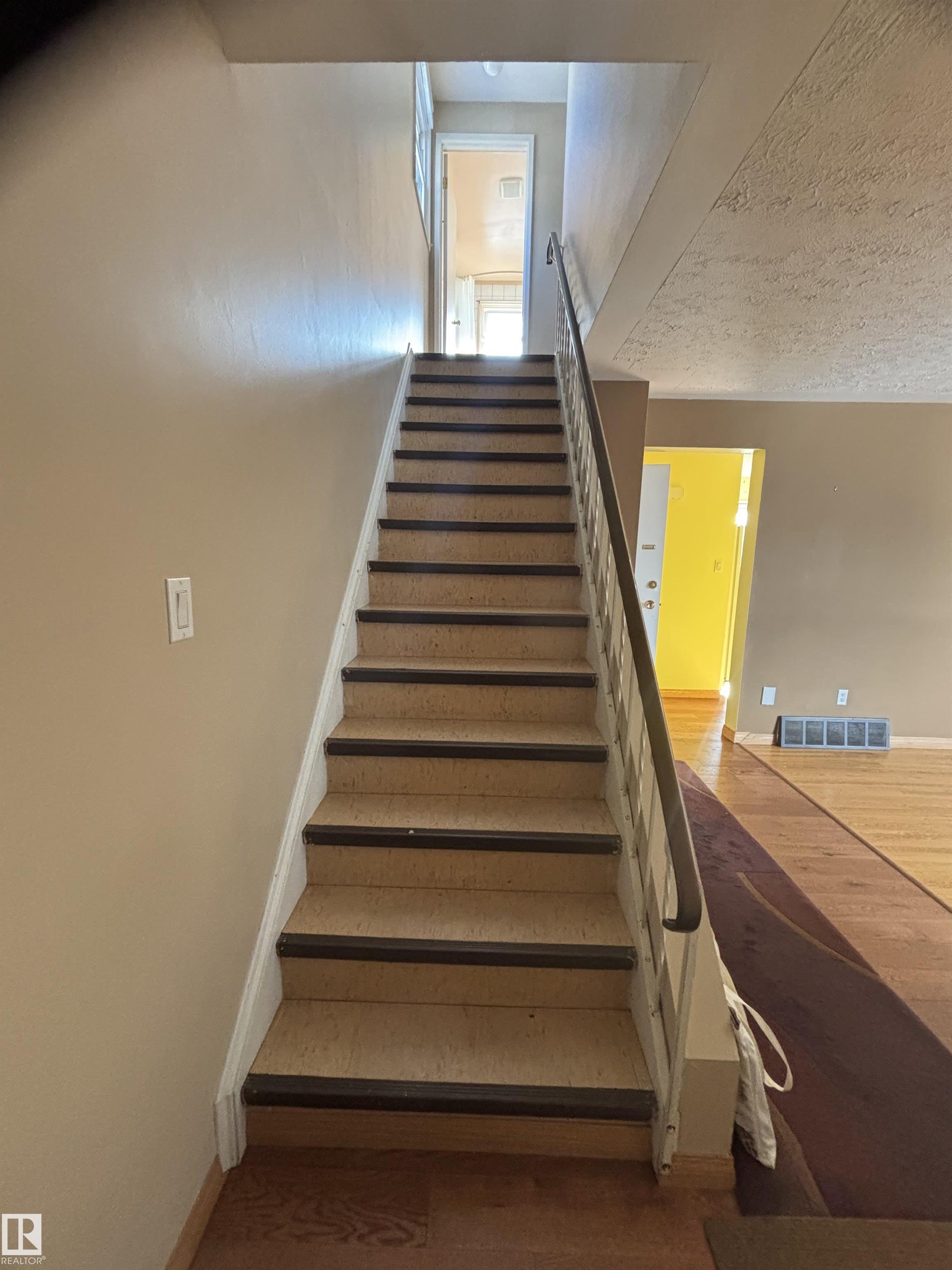 Photo 10 at 11427 44a Avenue NW, Royal Gardens, Edmonton