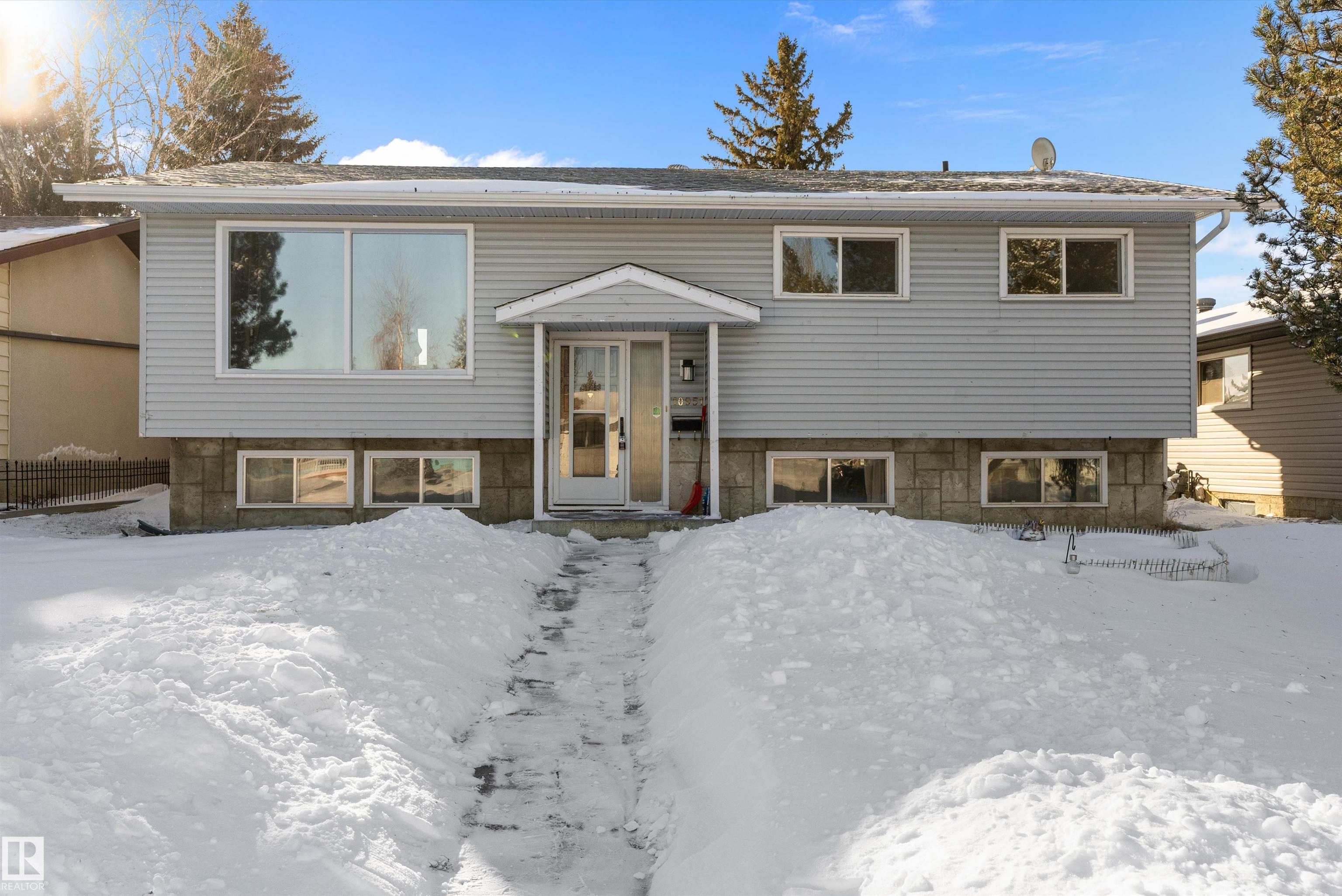 10951 35a Avenue NW, Duggan, Edmonton photo number 2