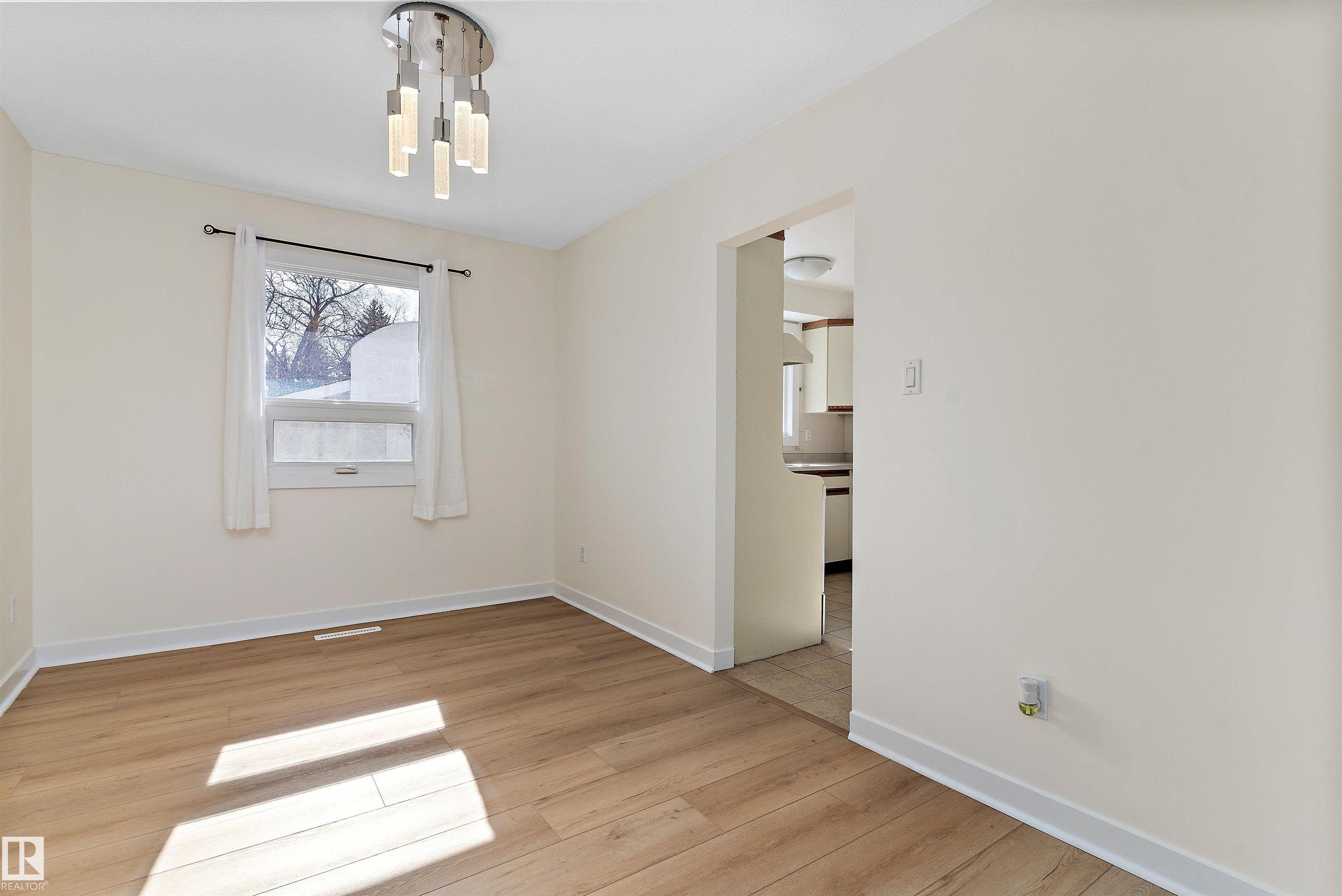 Photo 12 at 10951 35a Avenue NW, Duggan, Edmonton