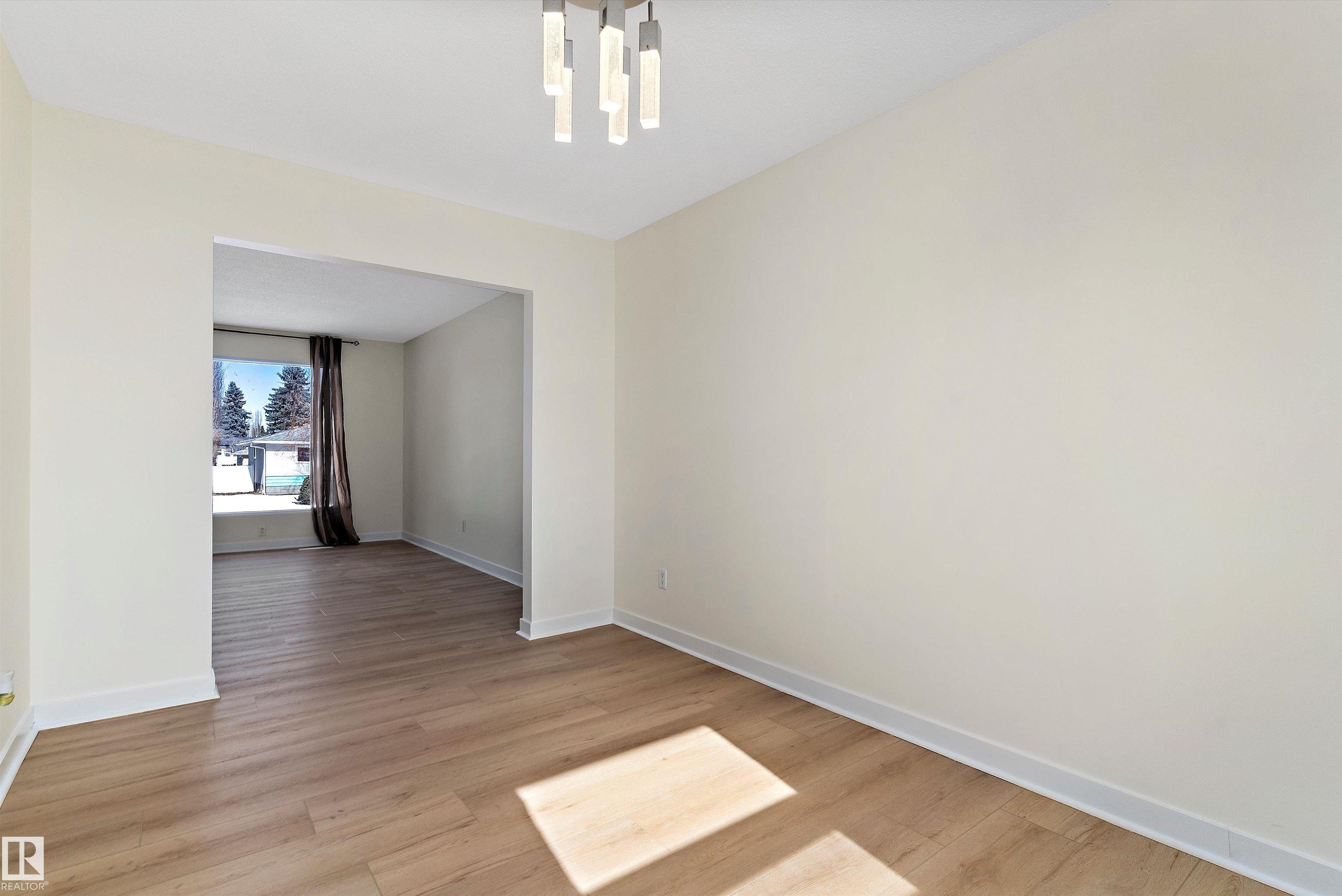 Photo 13 at 10951 35a Avenue NW, Duggan, Edmonton