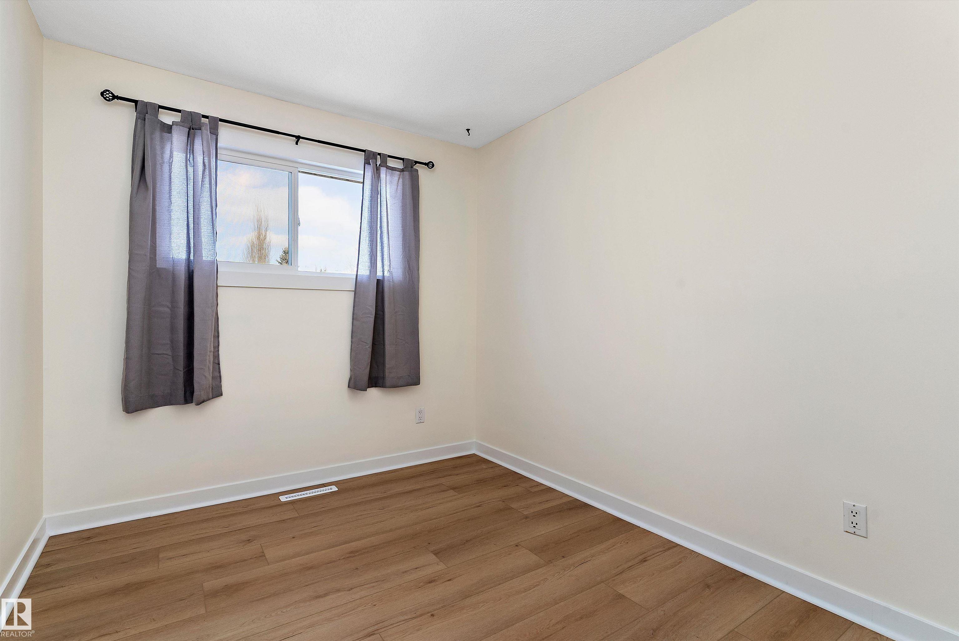 Photo 19 at 10951 35a Avenue NW, Duggan, Edmonton