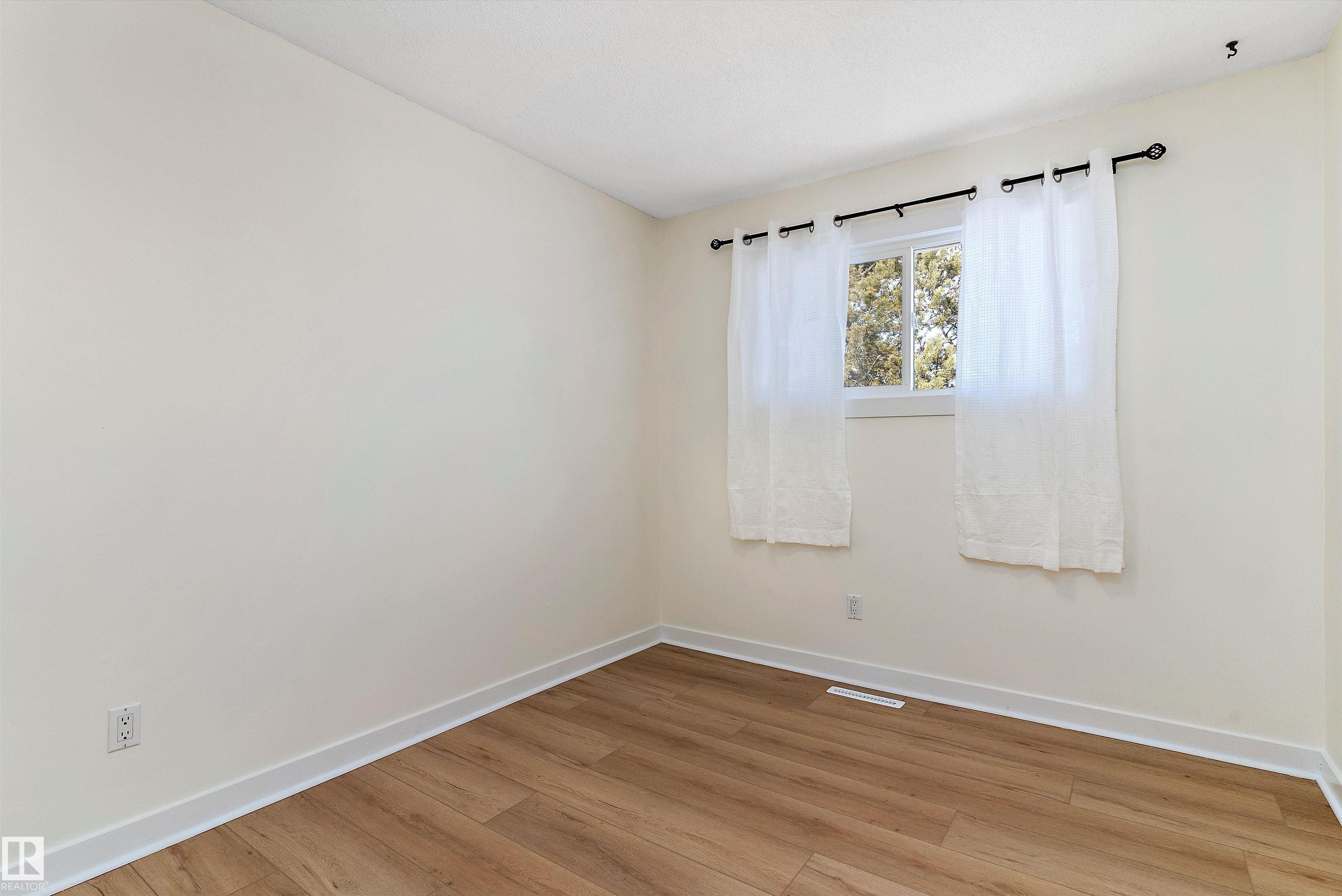 Photo 21 at 10951 35a Avenue NW, Duggan, Edmonton