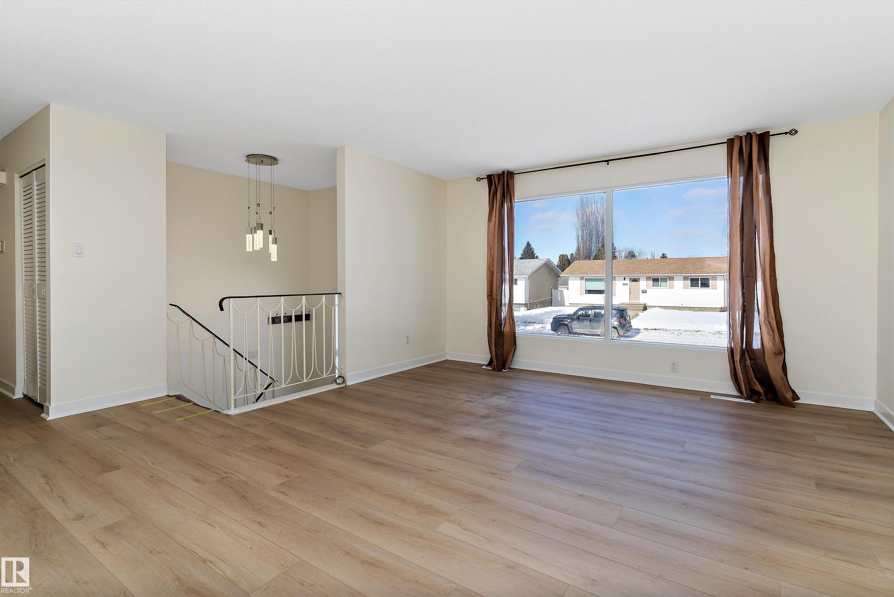 Photo 6 at 10951 35a Avenue NW, Duggan, Edmonton