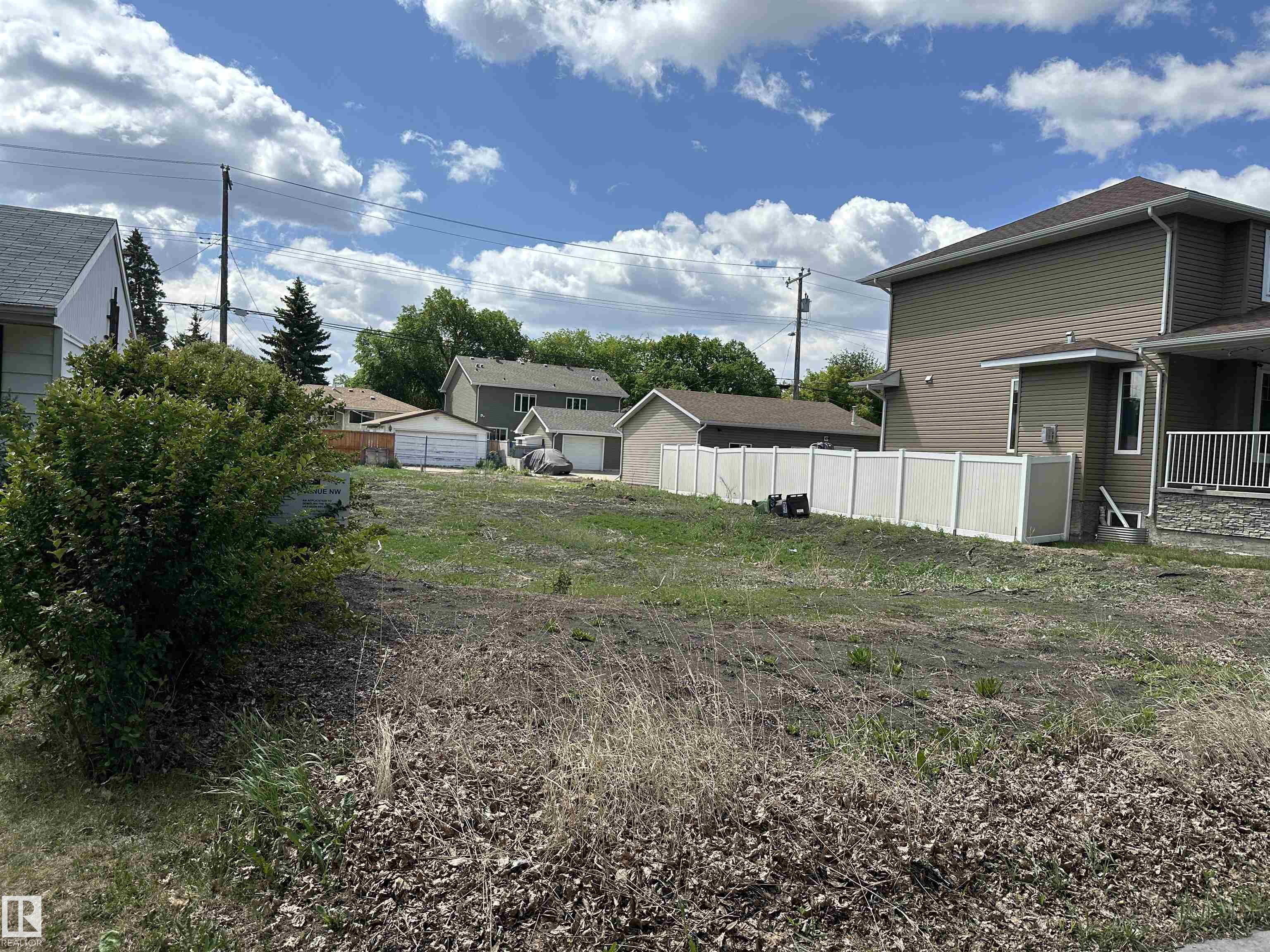 Photo 2 at 8527 77 Avenue NW, King Edward Park, Edmonton