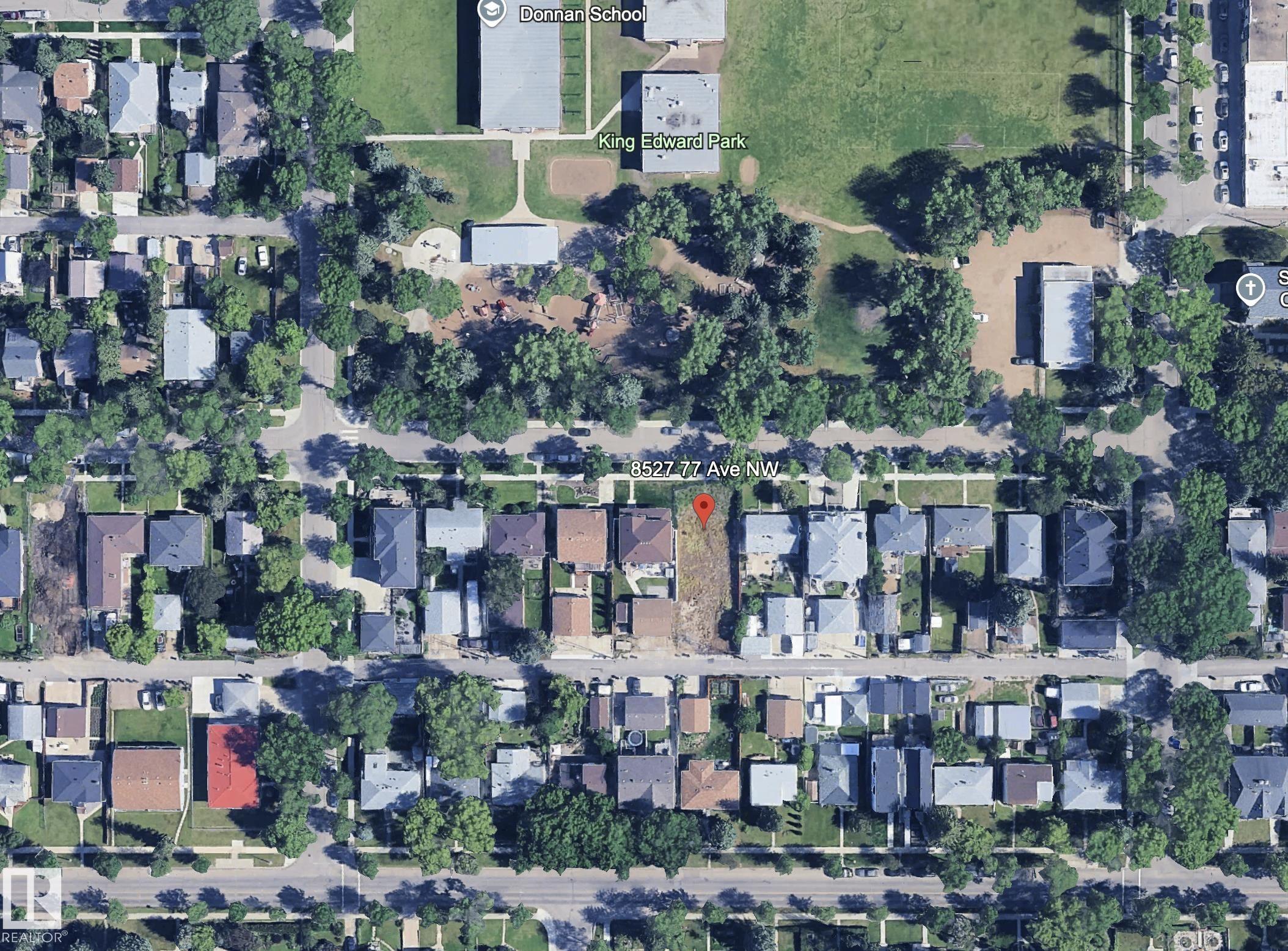 Photo 11 at 8527 77 Avenue NW, King Edward Park, Edmonton