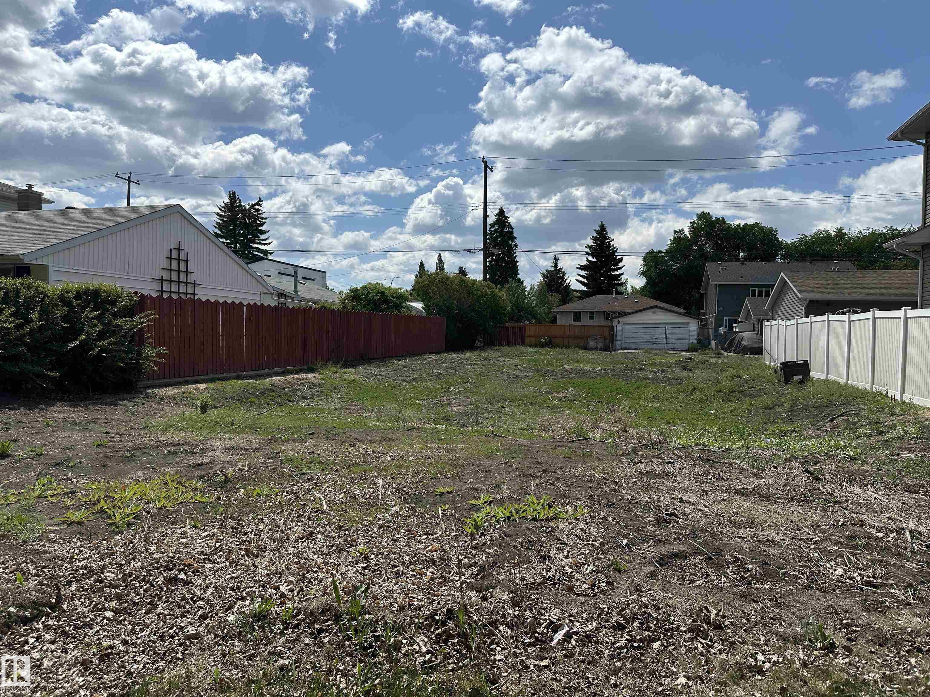 Photo 5 at 8527 77 Avenue NW, King Edward Park, Edmonton