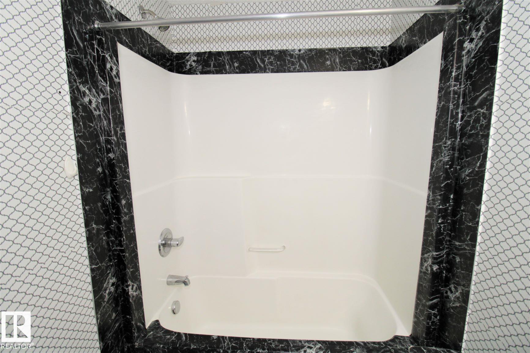 Photo 24 at 430 - 5515 7 Avenue SW, Charlesworth, Edmonton