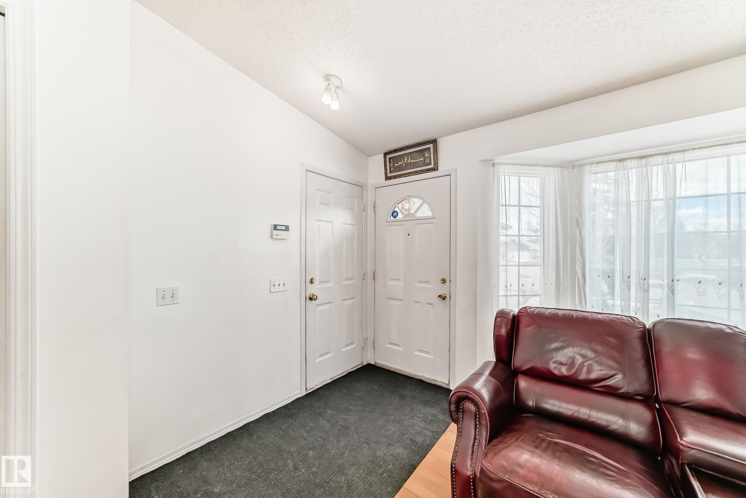 Picture for 11532 9 AV NW