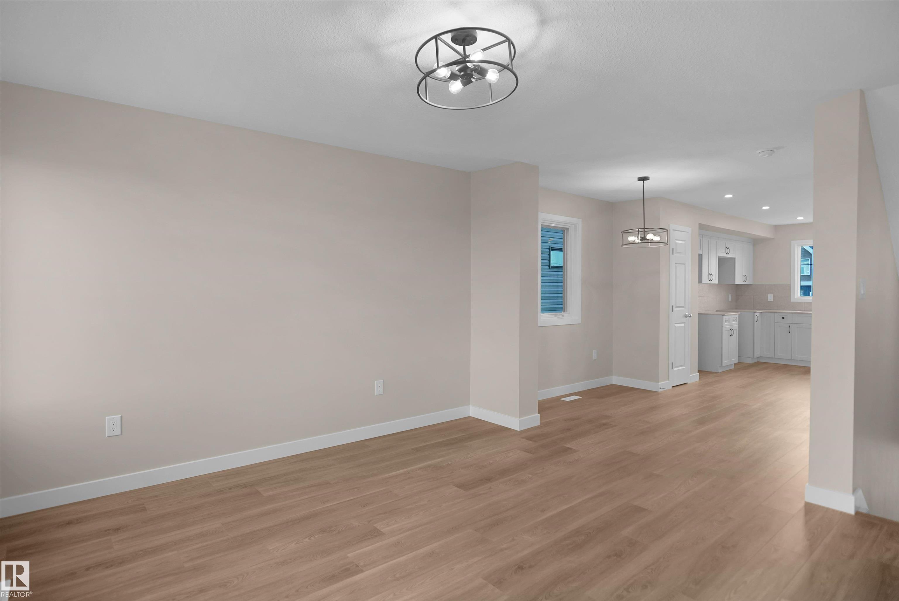 https://zimg.paragon.ice.com/ParagonImages/Property/PM/RAE/225390441/14/0/0/c545b69c1d0232c275c905d20cc2add8/1/d174d98673d7420a707fb57b969e08fd/225390441-c004dedd-1546-47cd-9059-8b649822b157.JPG