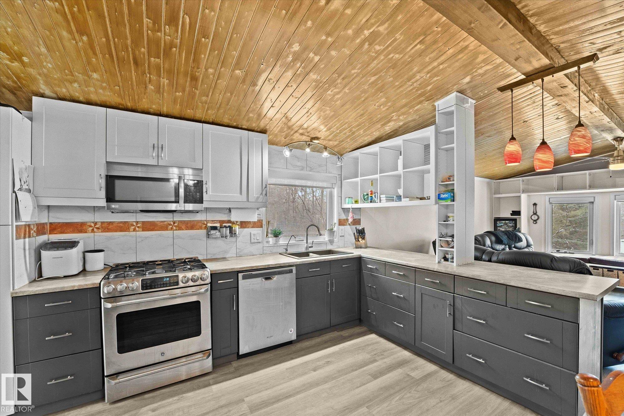 Photo 15 at 61 - 54228 Rge Road 12, Eagle Ridge, Rural Lac Ste. Anne County