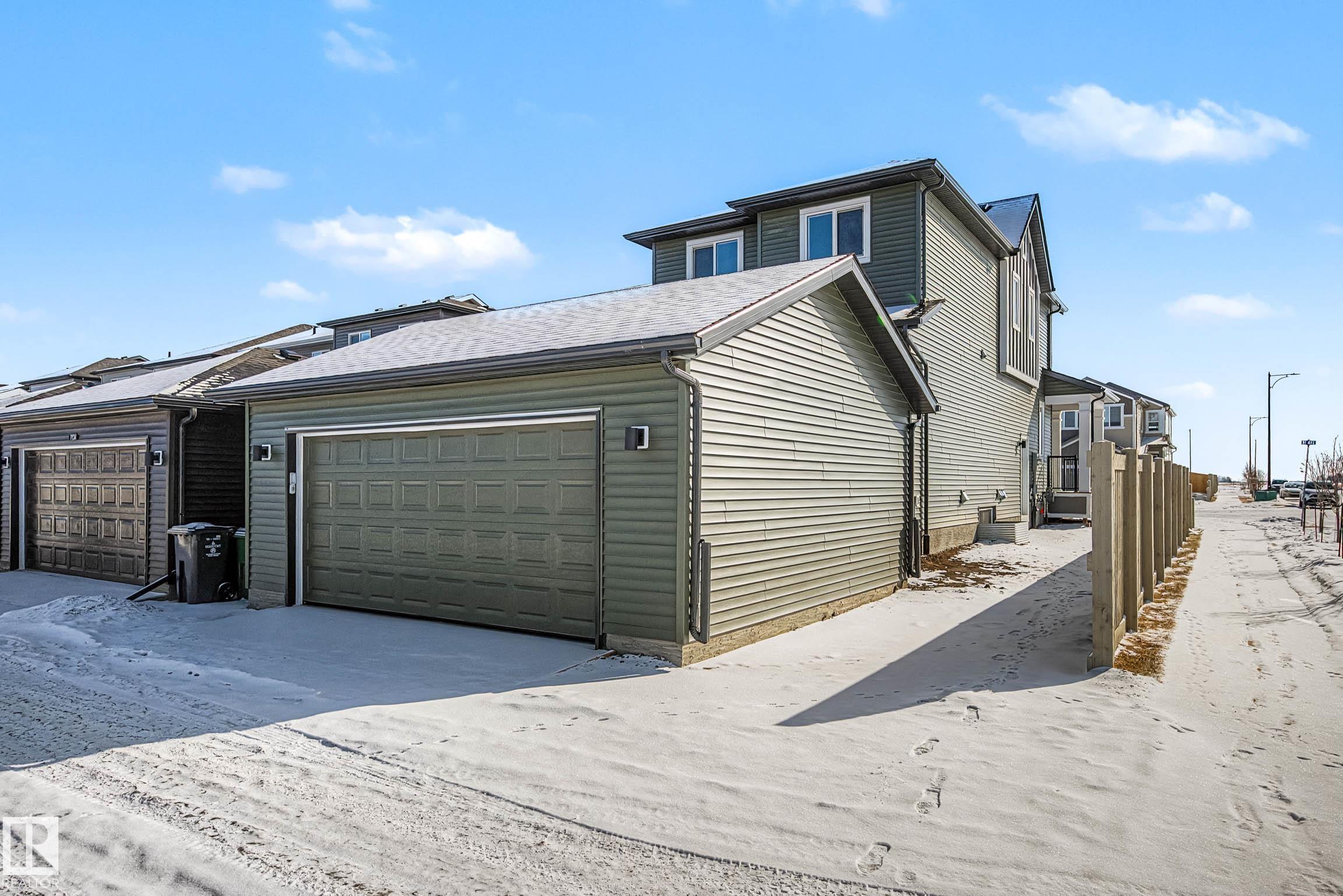 Photo 42 at 7126 51 Avenue, Elan, Beaumont