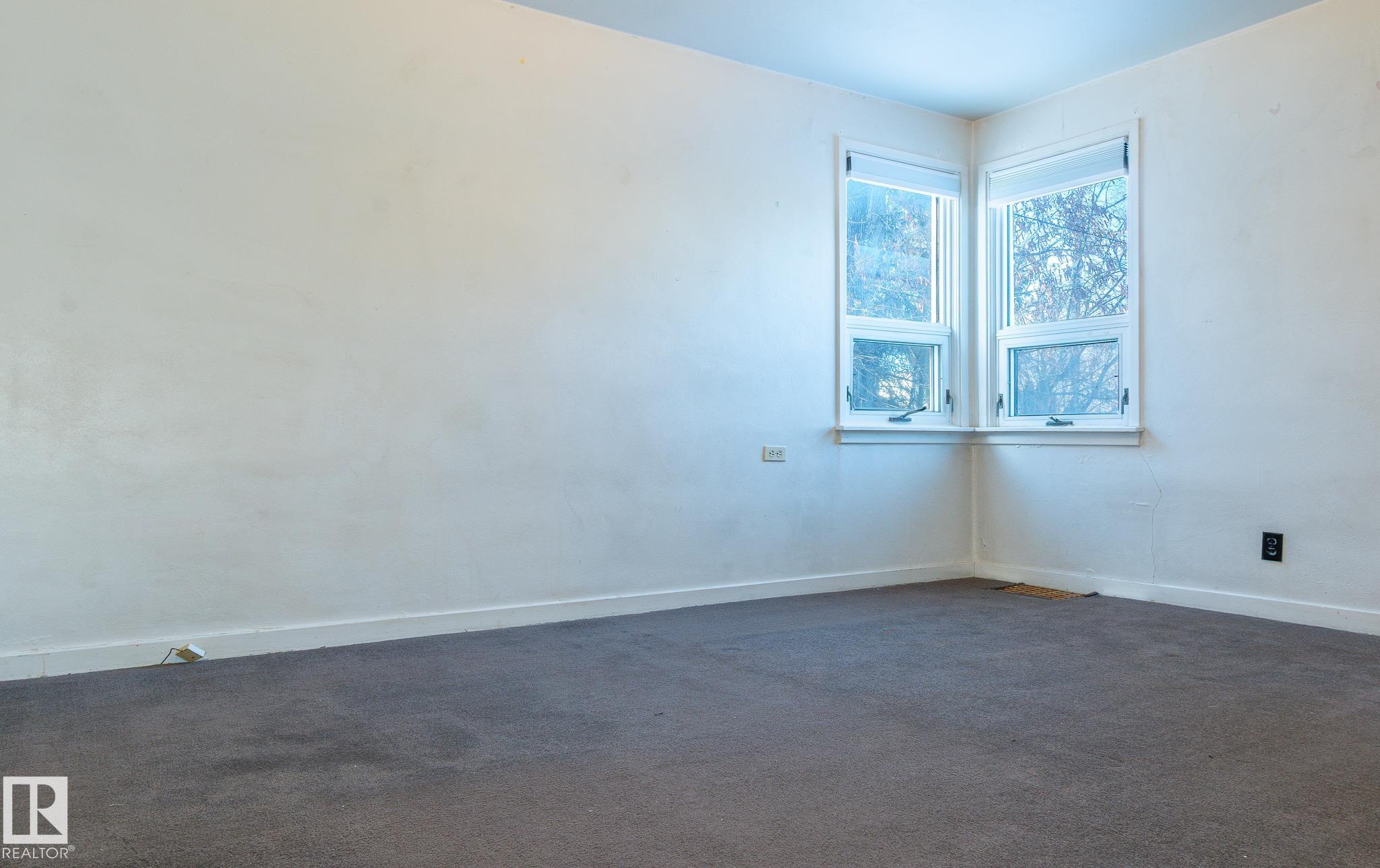 Photo 8 at 11234 71 Avenue NW, Parkallen, Edmonton