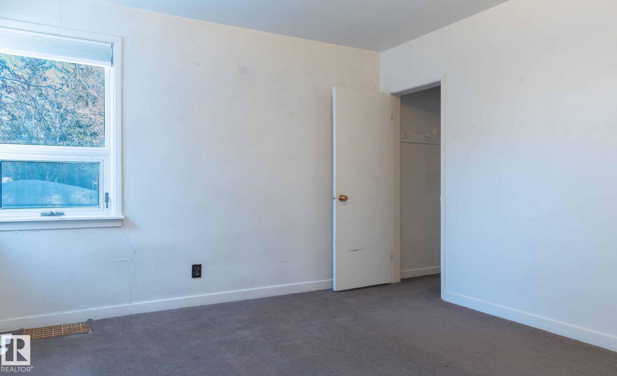 Photo 9 at 11234 71 Avenue NW, Parkallen, Edmonton