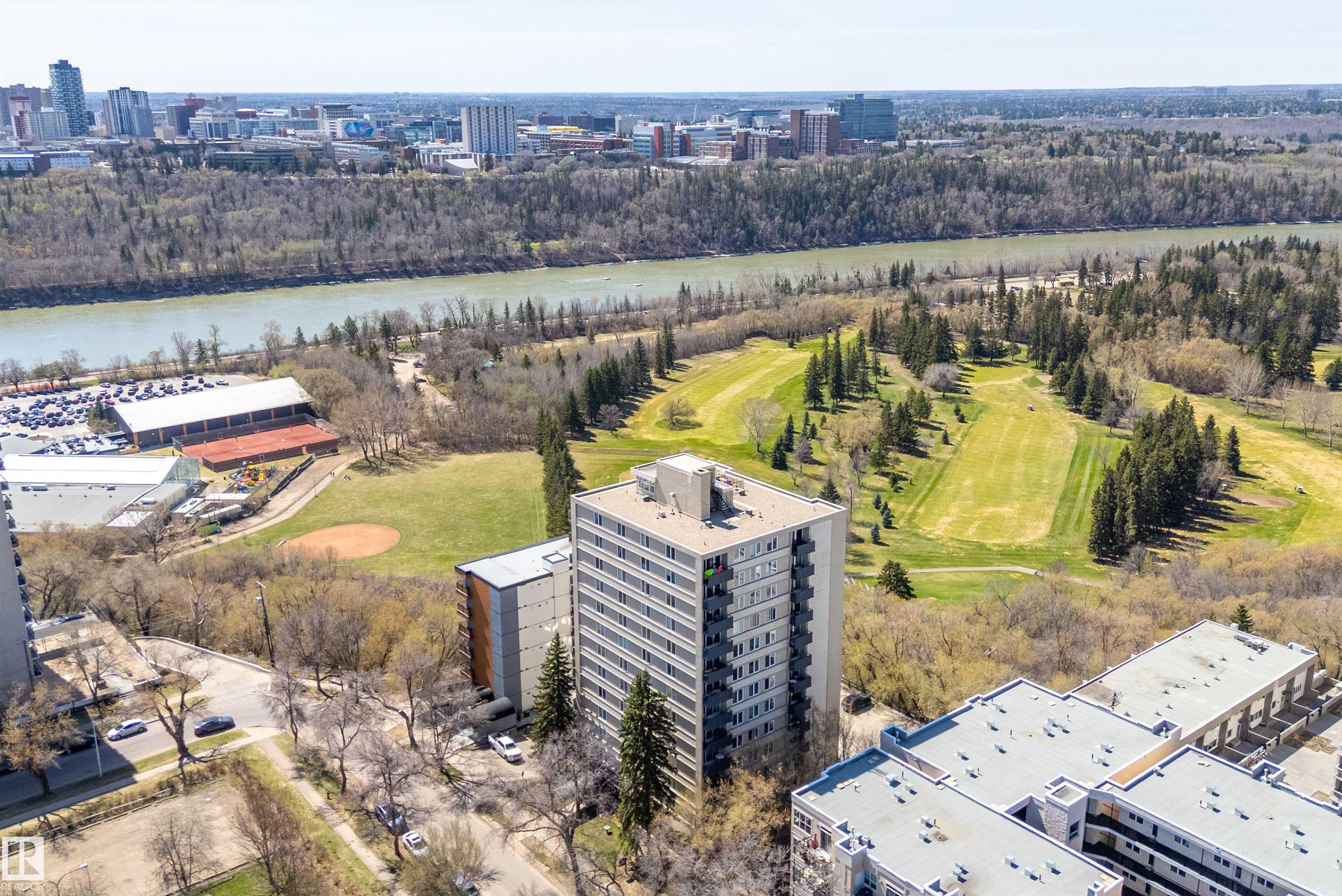 https://zimg.paragon.ice.com/ParagonImages/Property/PM/RAE/225390545/45/0/0/ff68aa0ad17d91351f6026ad53fc6b54/1/ed74973f59739c3e7b99c4331d1f1c60/225390545-acff05e0-9df2-48a2-8ae3-92553fd93316.JPG