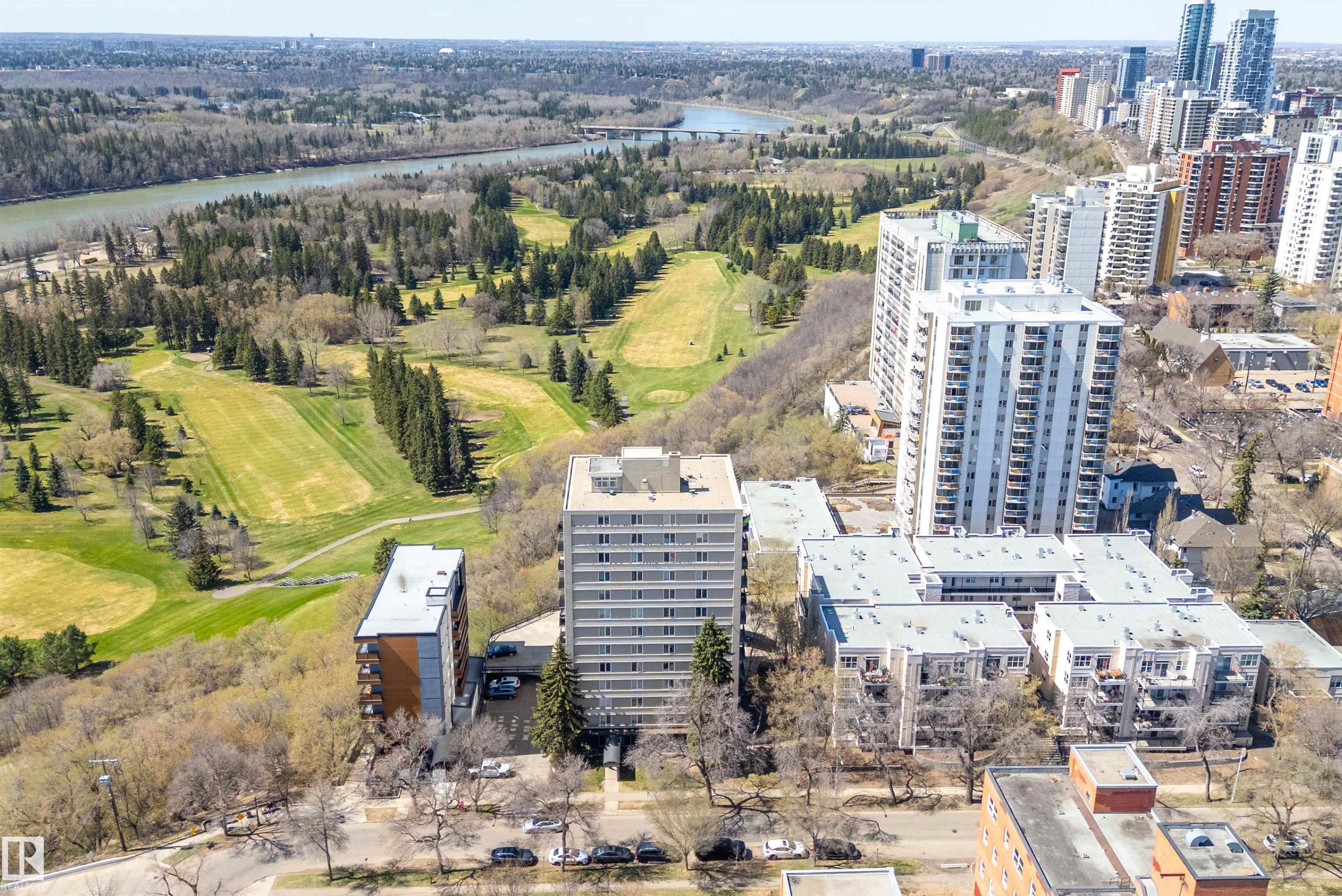https://zimg.paragon.ice.com/ParagonImages/Property/PM/RAE/225390545/54/0/0/133a10202993b75e42f0234cfdf0c498/1/ed74973f59739c3e7b99c4331d1f1c60/225390545-1a7ba5d8-8262-4af3-82ae-04dc5ef7ff77.JPG