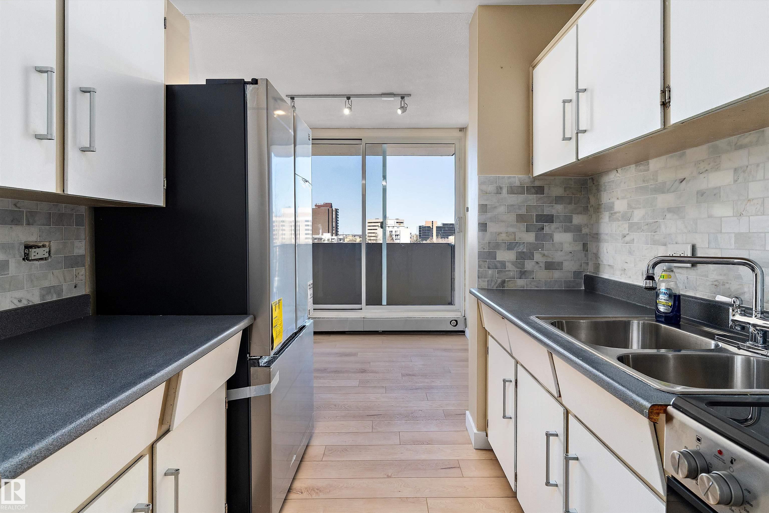 Photo 9 at 804 - 9816 112 Street NW, Wîhkwêntôwin, Edmonton