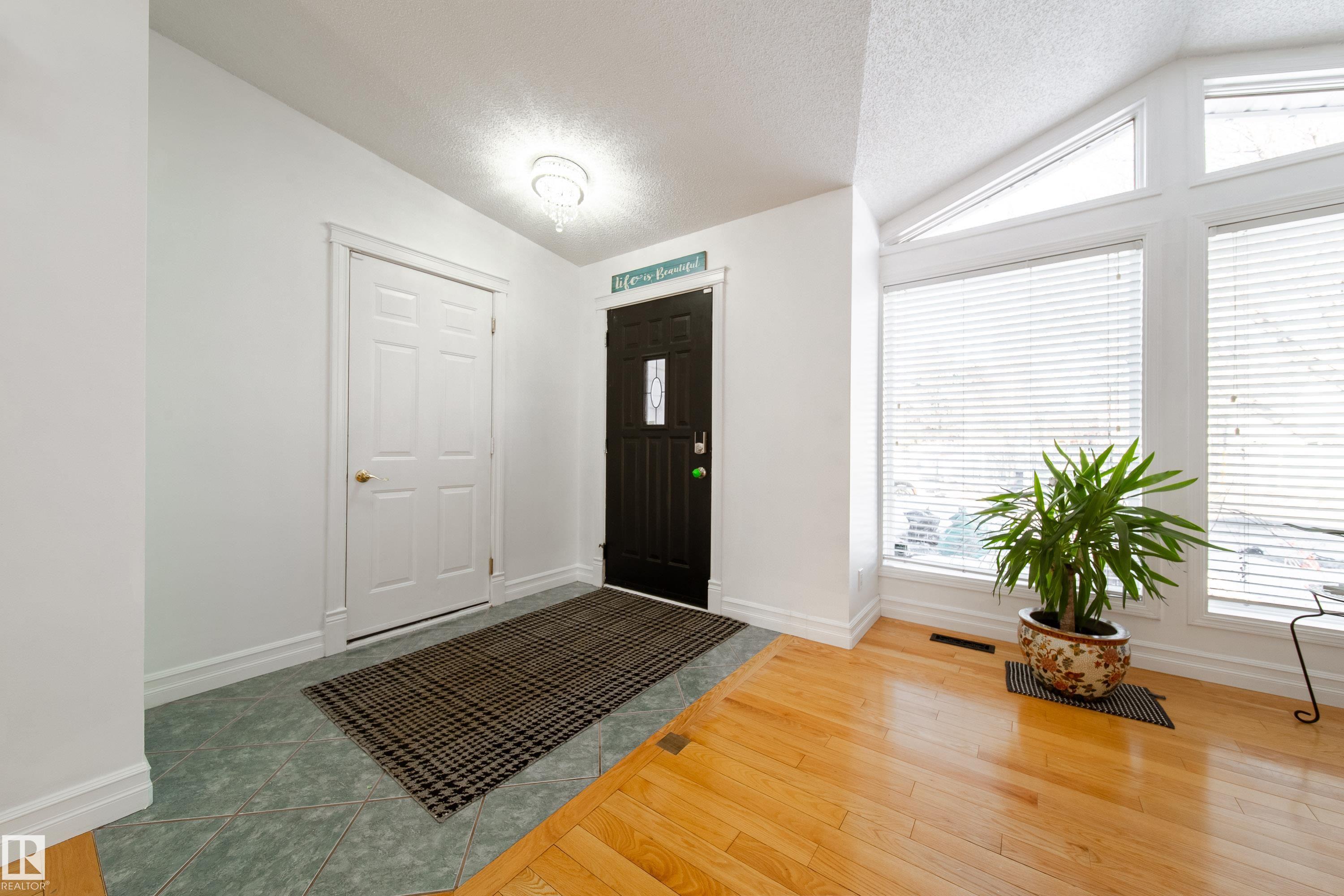 18007 57 Avenue NW, Dechene, Edmonton