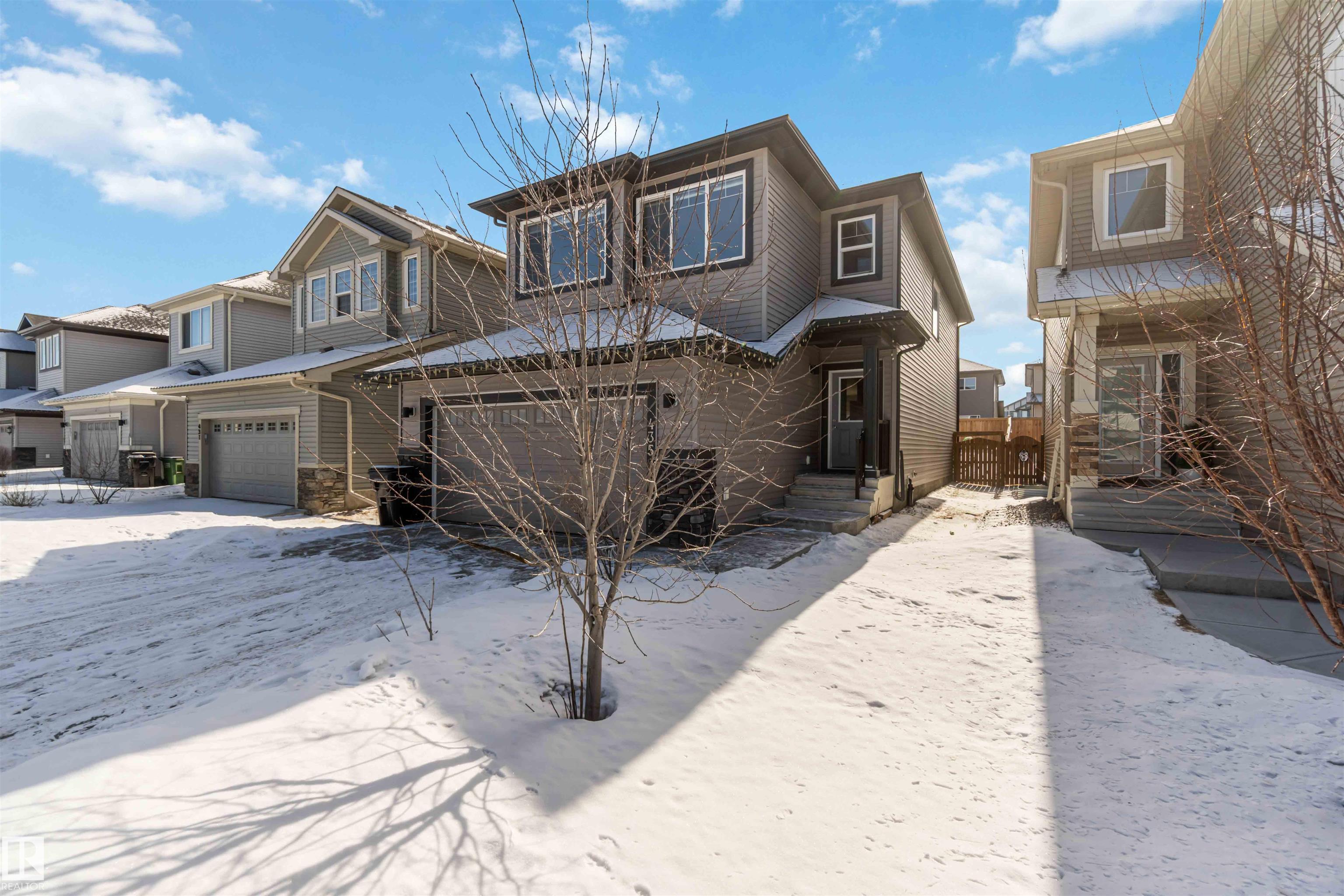 435 41 Avenue NW, Maple Crest, Edmonton photo number 2