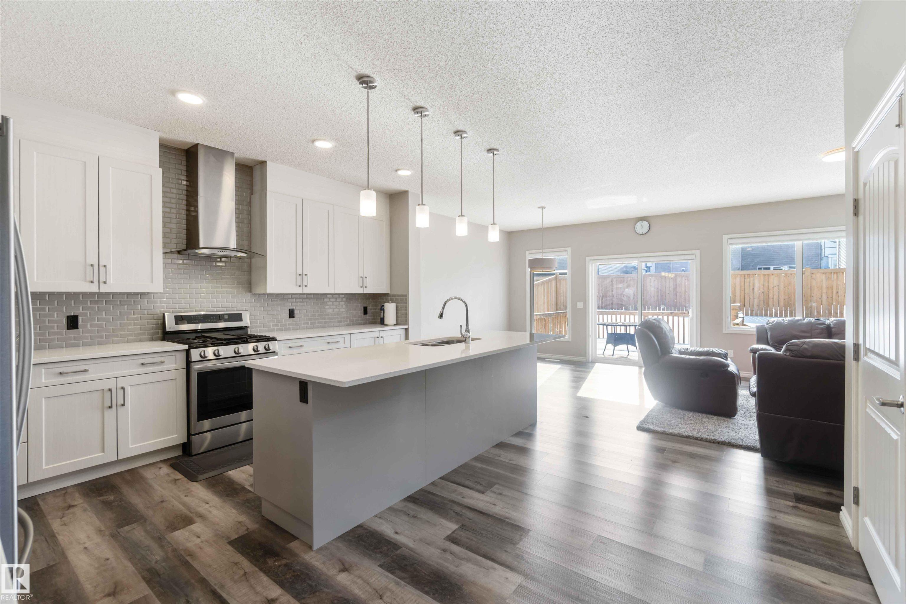 Picture for 435 41 AV NW