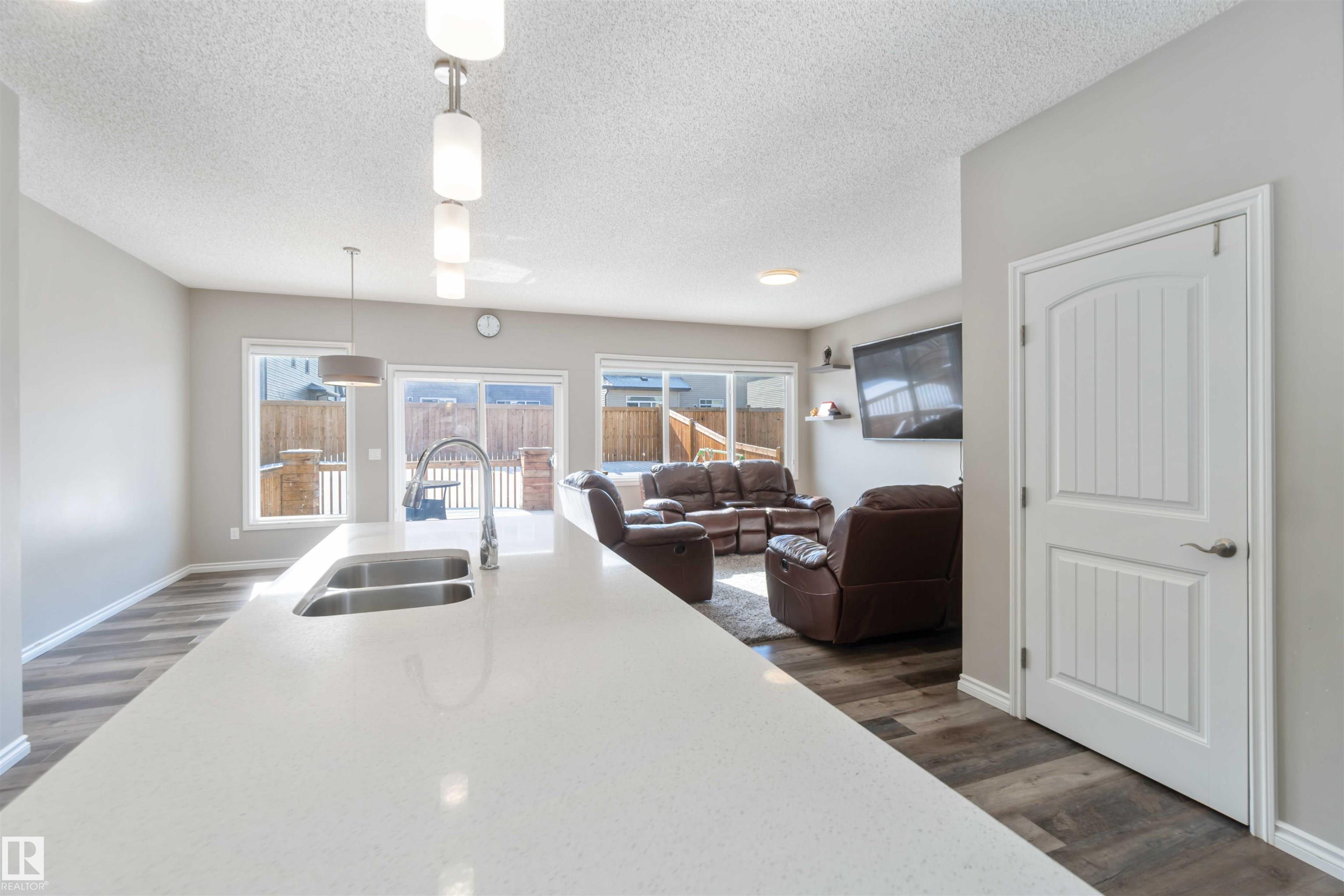 Photo 19 at 435 41 Avenue NW, Maple Crest, Edmonton