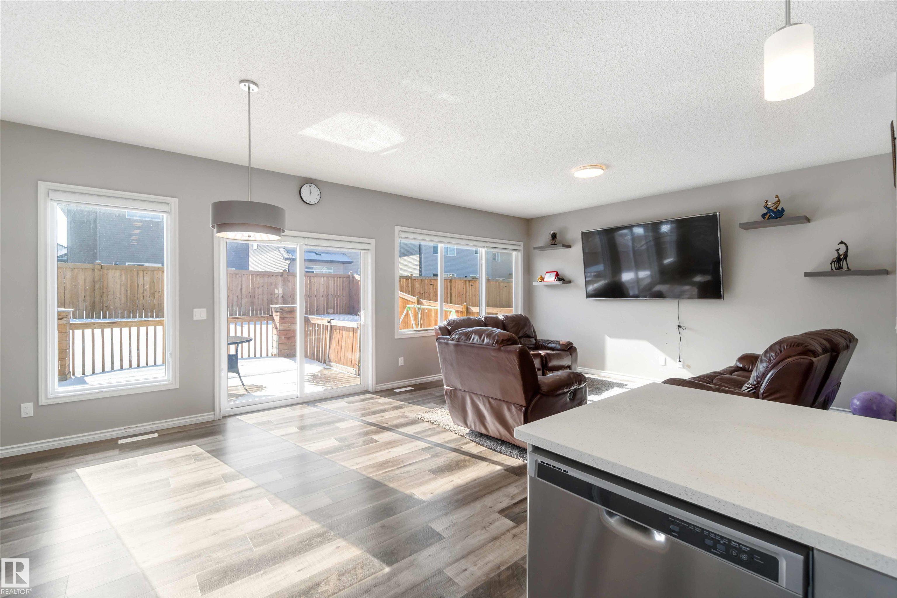 Photo 21 at 435 41 Avenue NW, Maple Crest, Edmonton