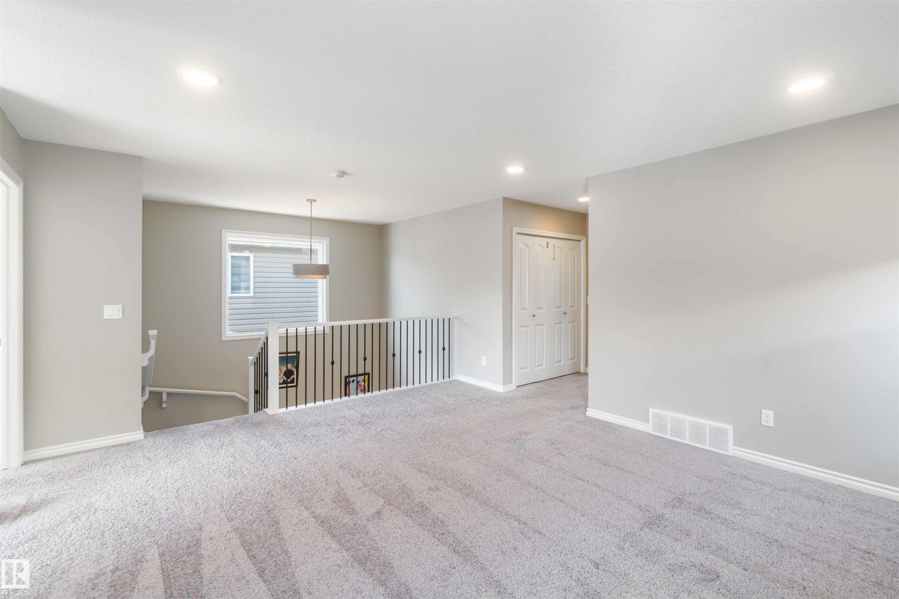 Photo 31 at 435 41 Avenue NW, Maple Crest, Edmonton