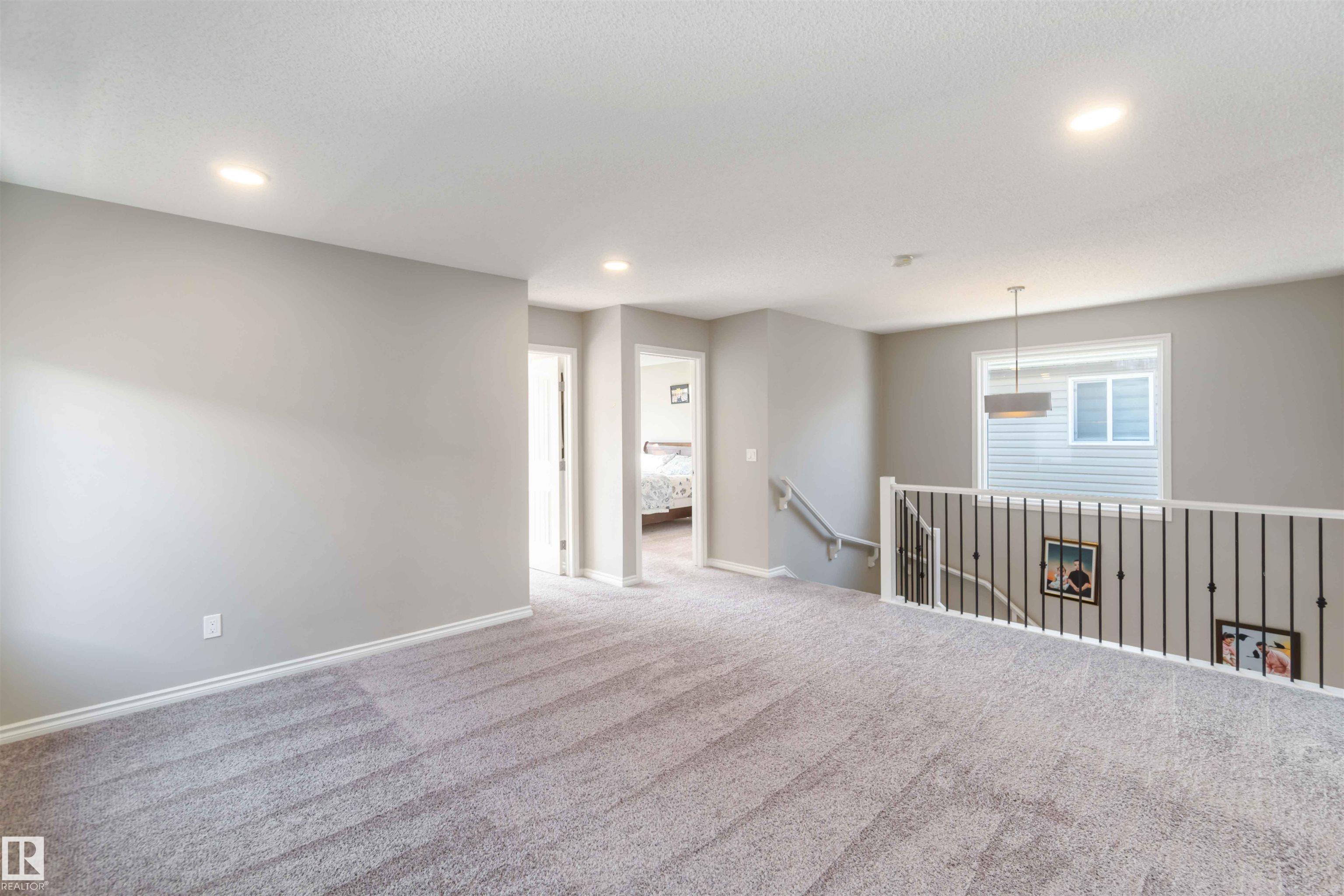 Photo 32 at 435 41 Avenue NW, Maple Crest, Edmonton