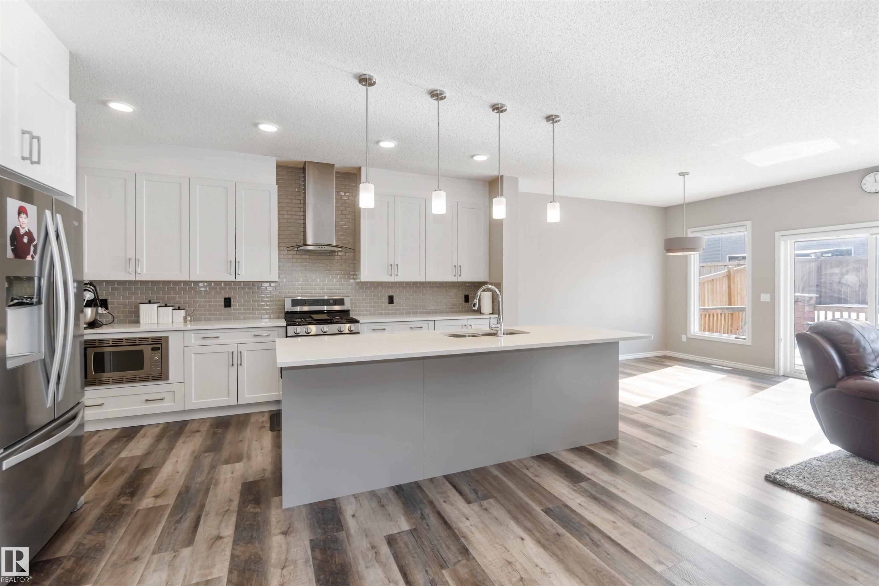 Photo 8 at 435 41 Avenue NW, Maple Crest, Edmonton