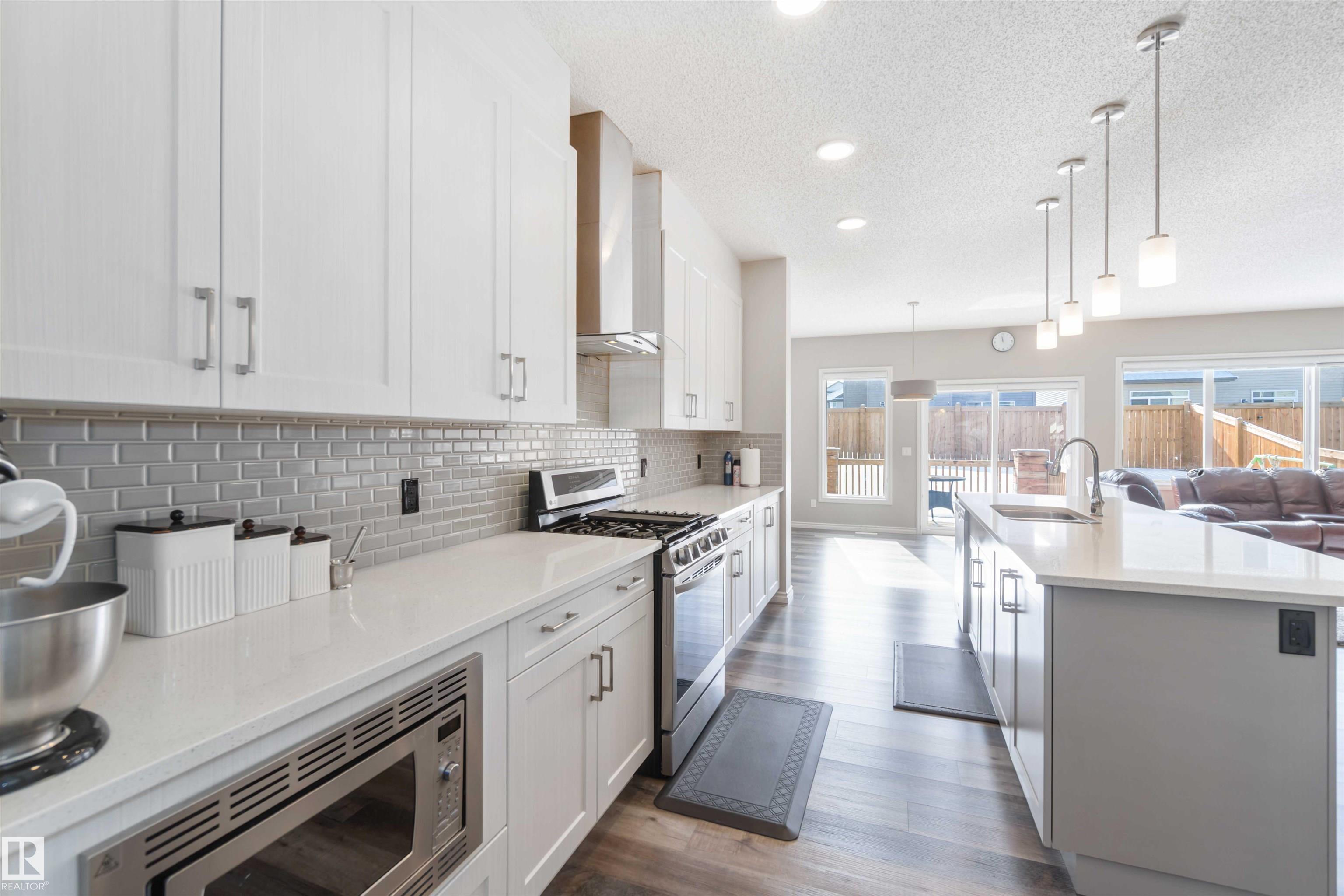 Photo 9 at 435 41 Avenue NW, Maple Crest, Edmonton