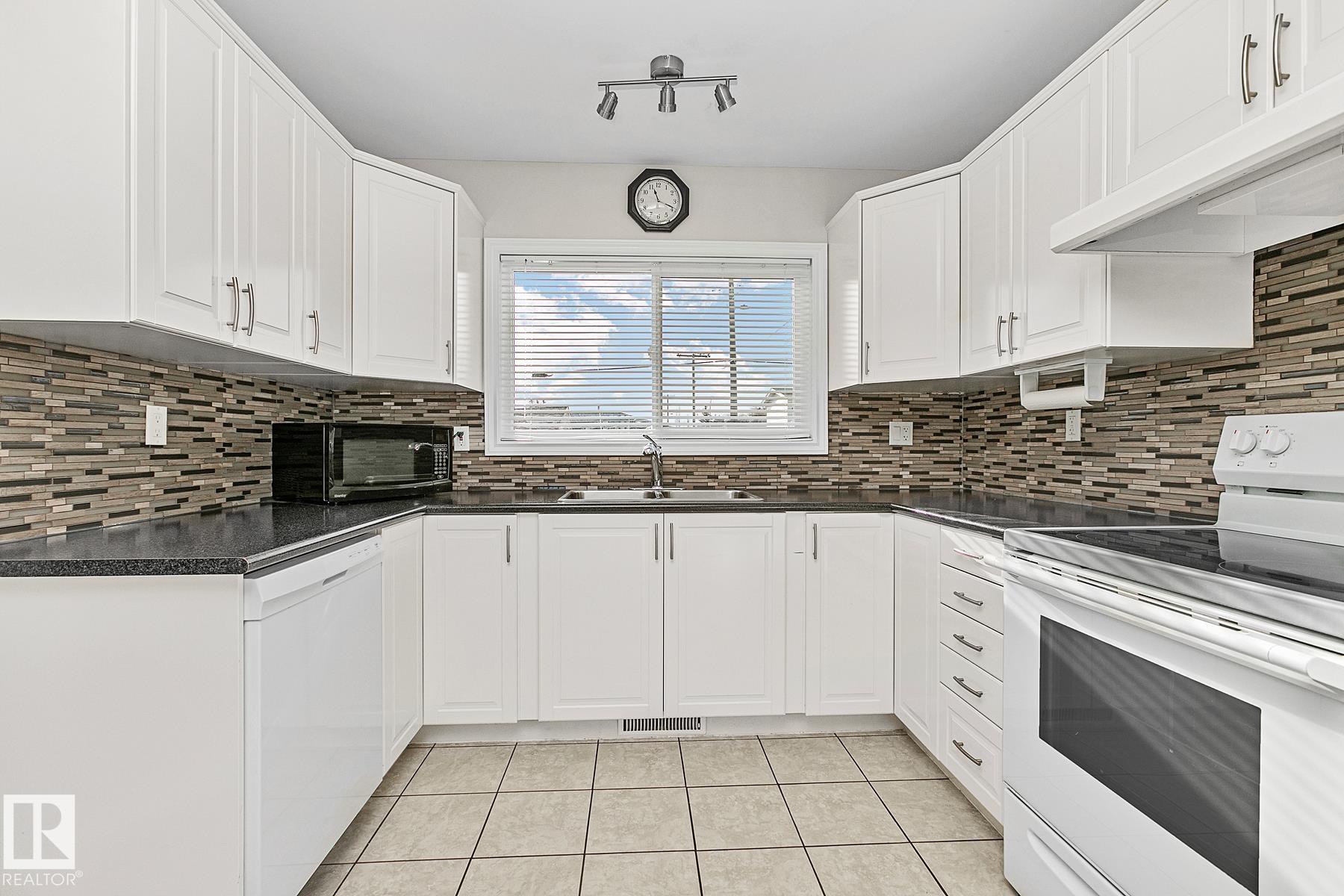 Photo 18 at 6315 132a Avenue NW, Belvedere, Edmonton