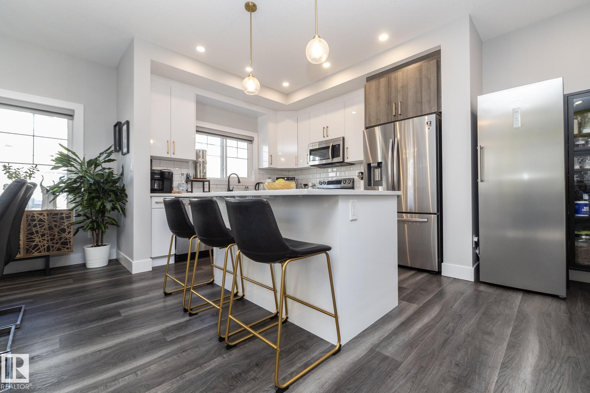 Photo 11 at 37 - 230 Edgemont Road NW, Edgemont, Edmonton