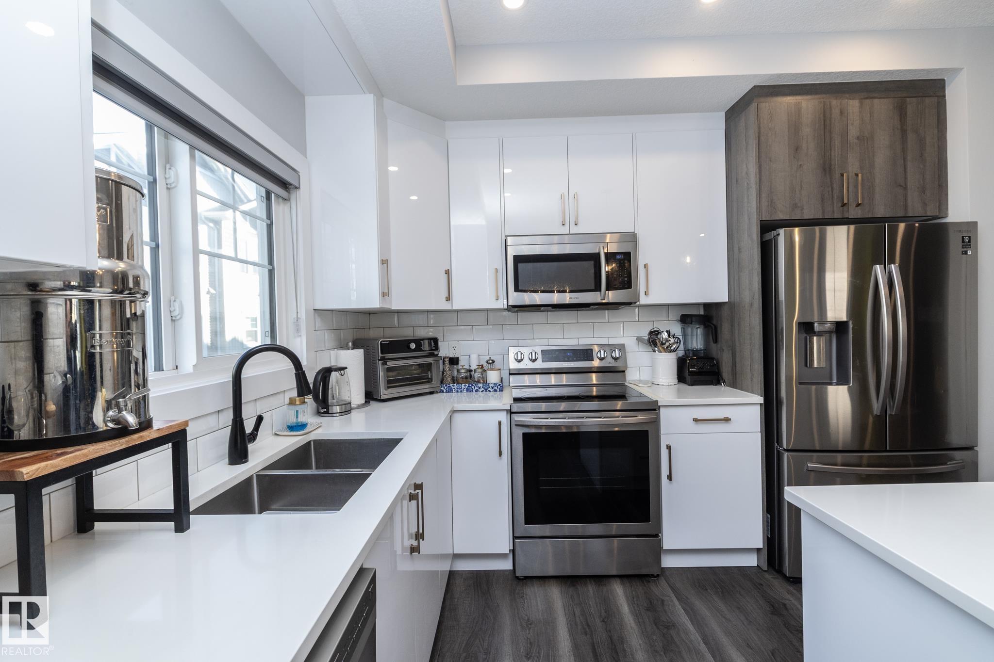 Photo 15 at 37 - 230 Edgemont Road NW, Edgemont, Edmonton