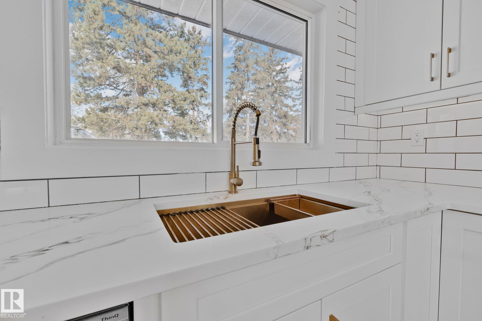 Photo 4 at 26 Alcott Crescent, Akinsdale, St. Albert