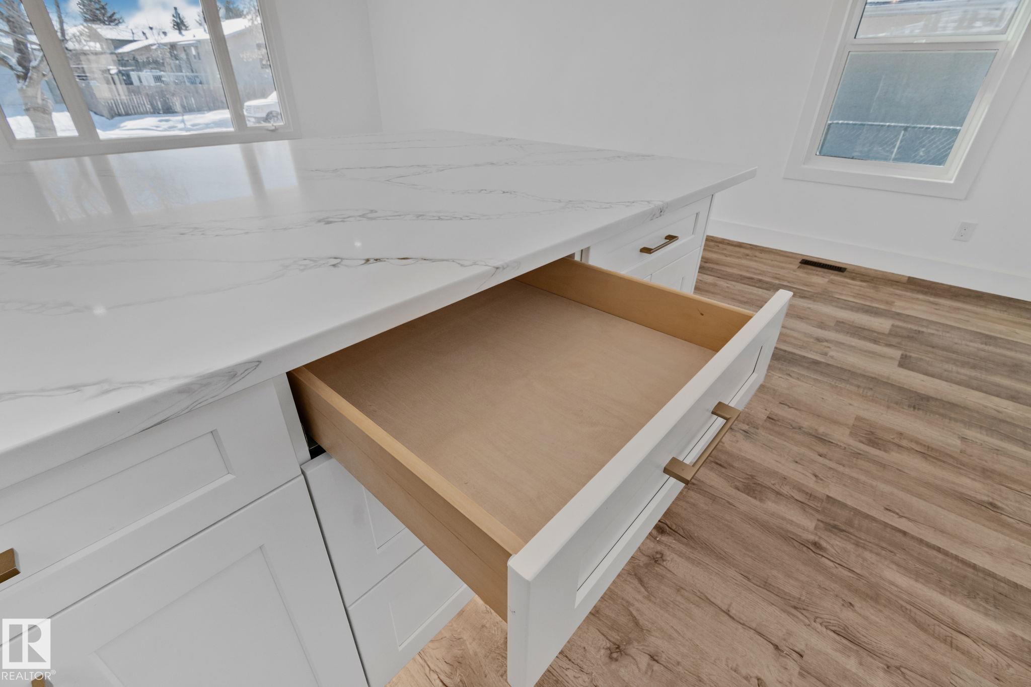 Photo 5 at 26 Alcott Crescent, Akinsdale, St. Albert