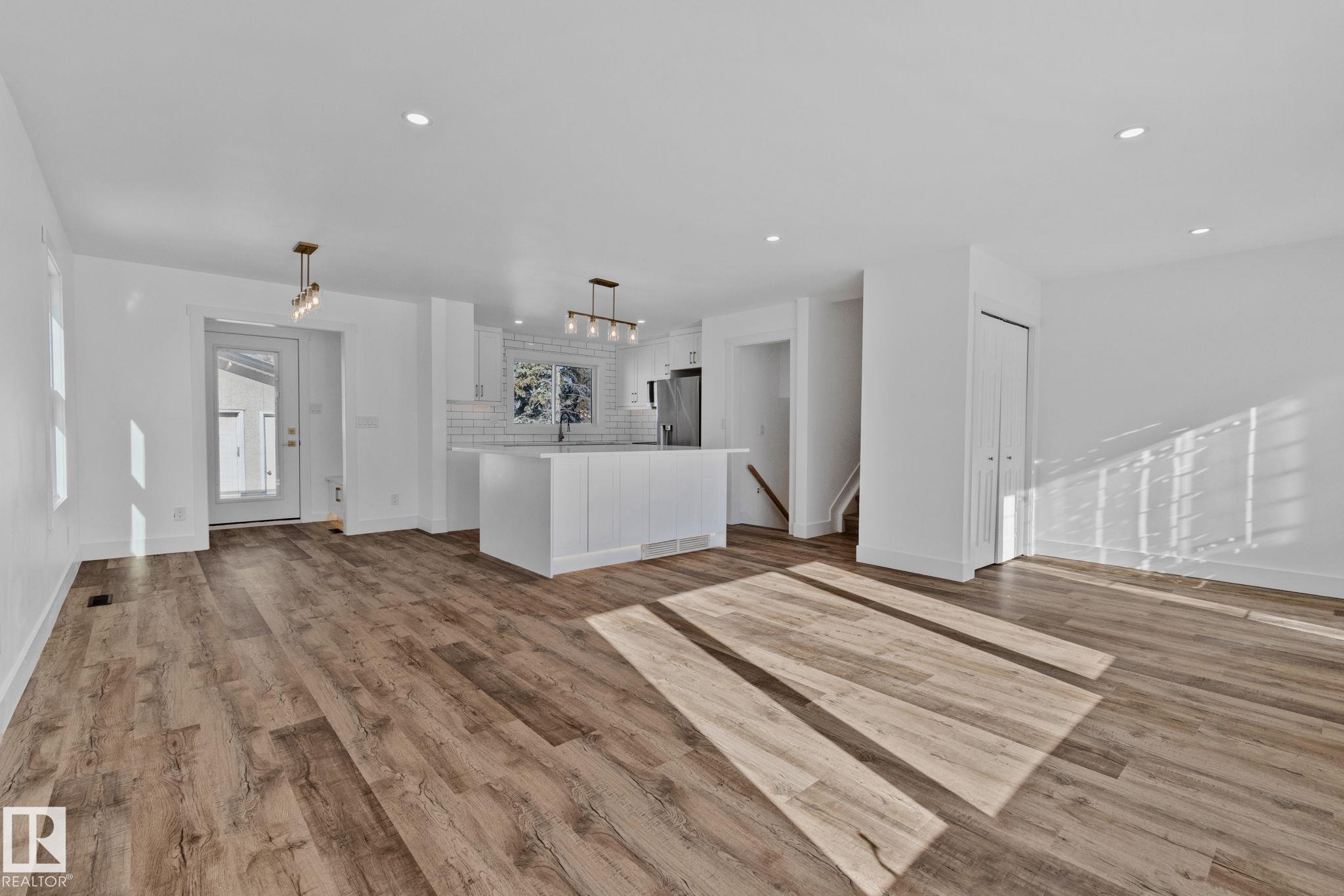 Photo 9 at 26 Alcott Crescent, Akinsdale, St. Albert