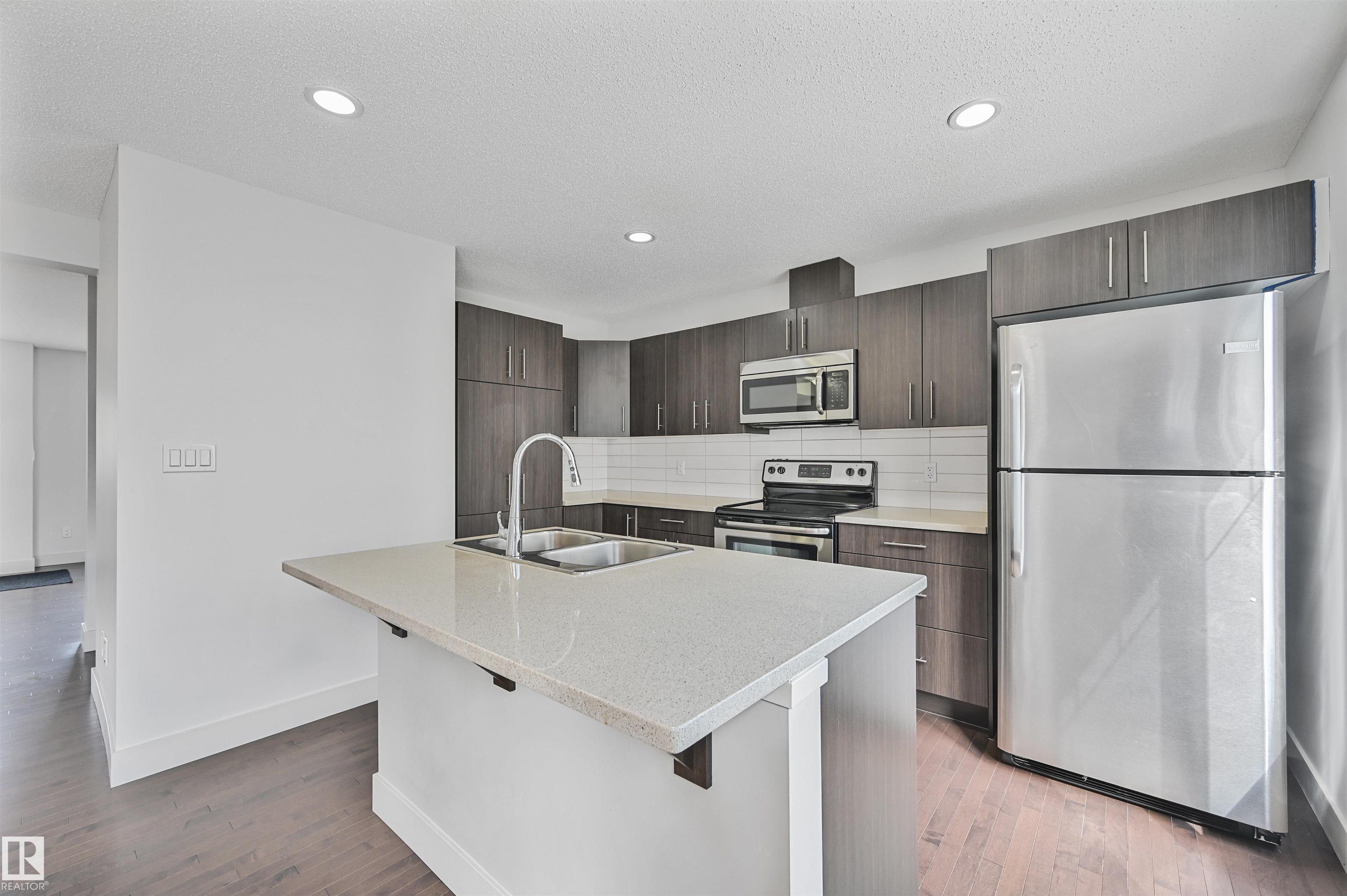 Photo 12 at 35 - 2922 Maple Way NW, Maple Crest, Edmonton