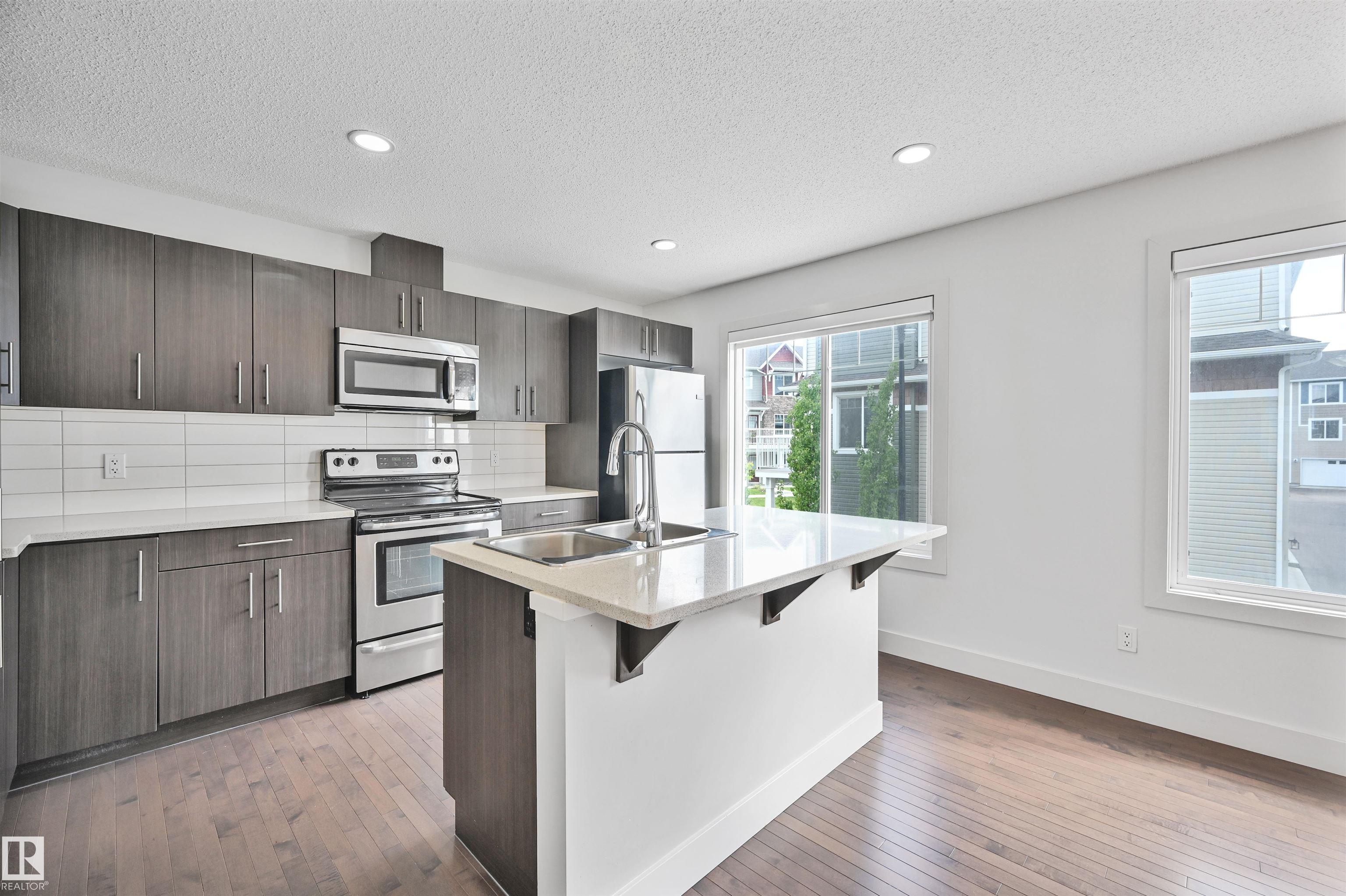 Photo 15 at 35 - 2922 Maple Way NW, Maple Crest, Edmonton