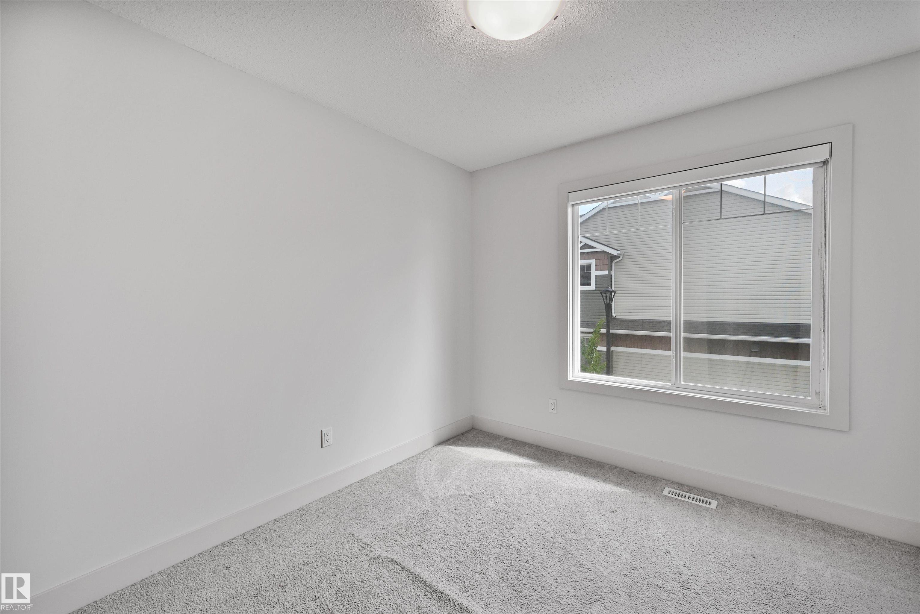 https://zimg.paragon.ice.com/ParagonImages/Property/PM/RAE/225390585/24/0/0/2ac47620336bf3f362a6e7abb6f55135/1/fa5e2be07fcf8648604923d0320c5f4b/225390585-6F6C92DC-8CF5-45E8-94B3-A945FE7097AE.JPG