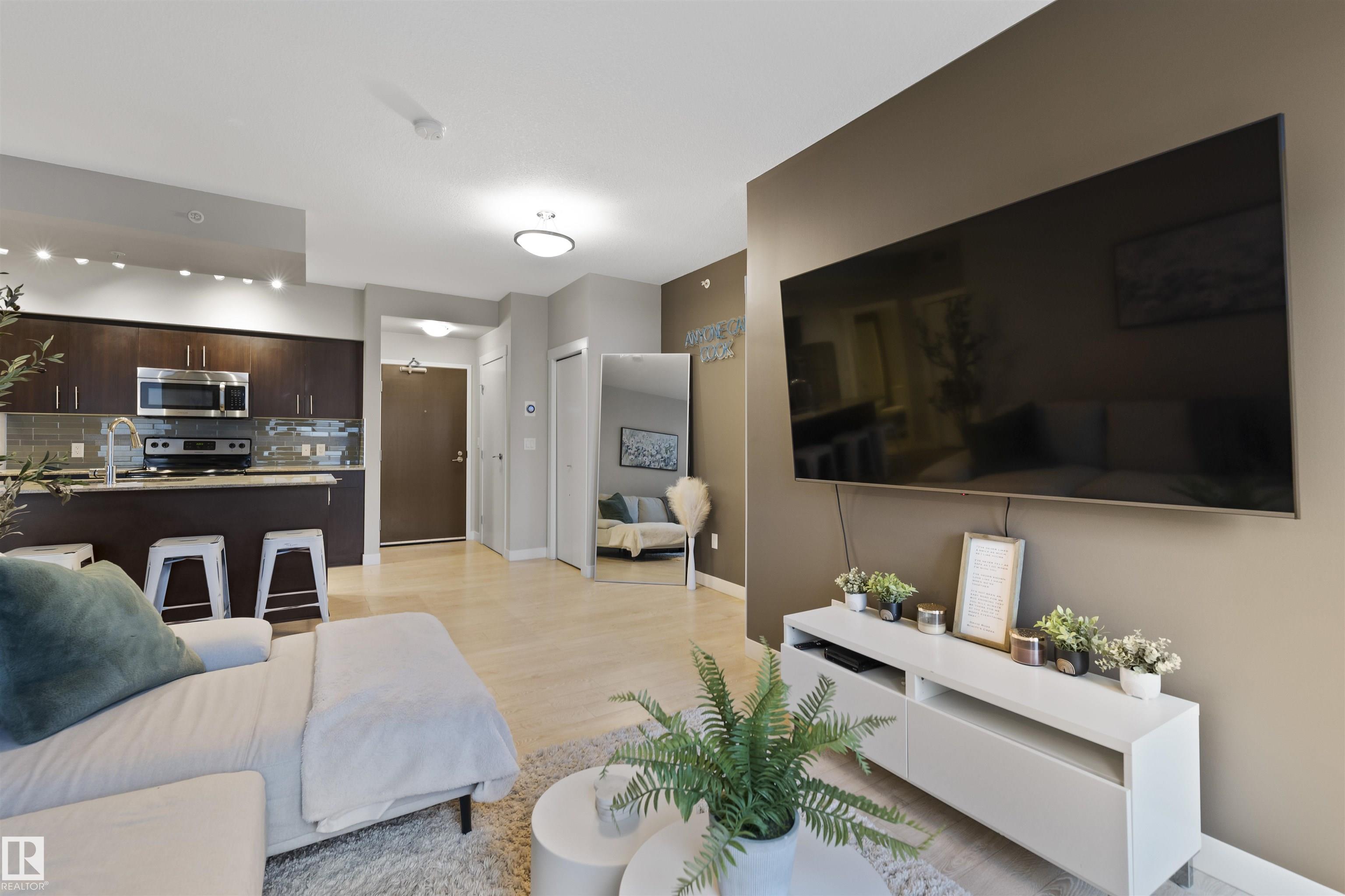 Photo 16 at 905 - 10226 104 Street NW, Downtown, Edmonton