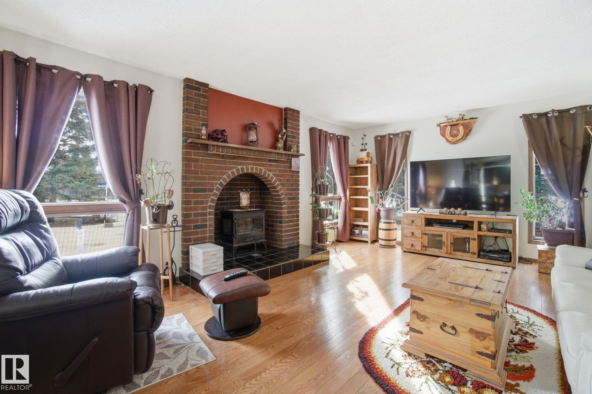 Photo 3 at 55022 Rge Road 23, None, Rural Lac Ste. Anne County